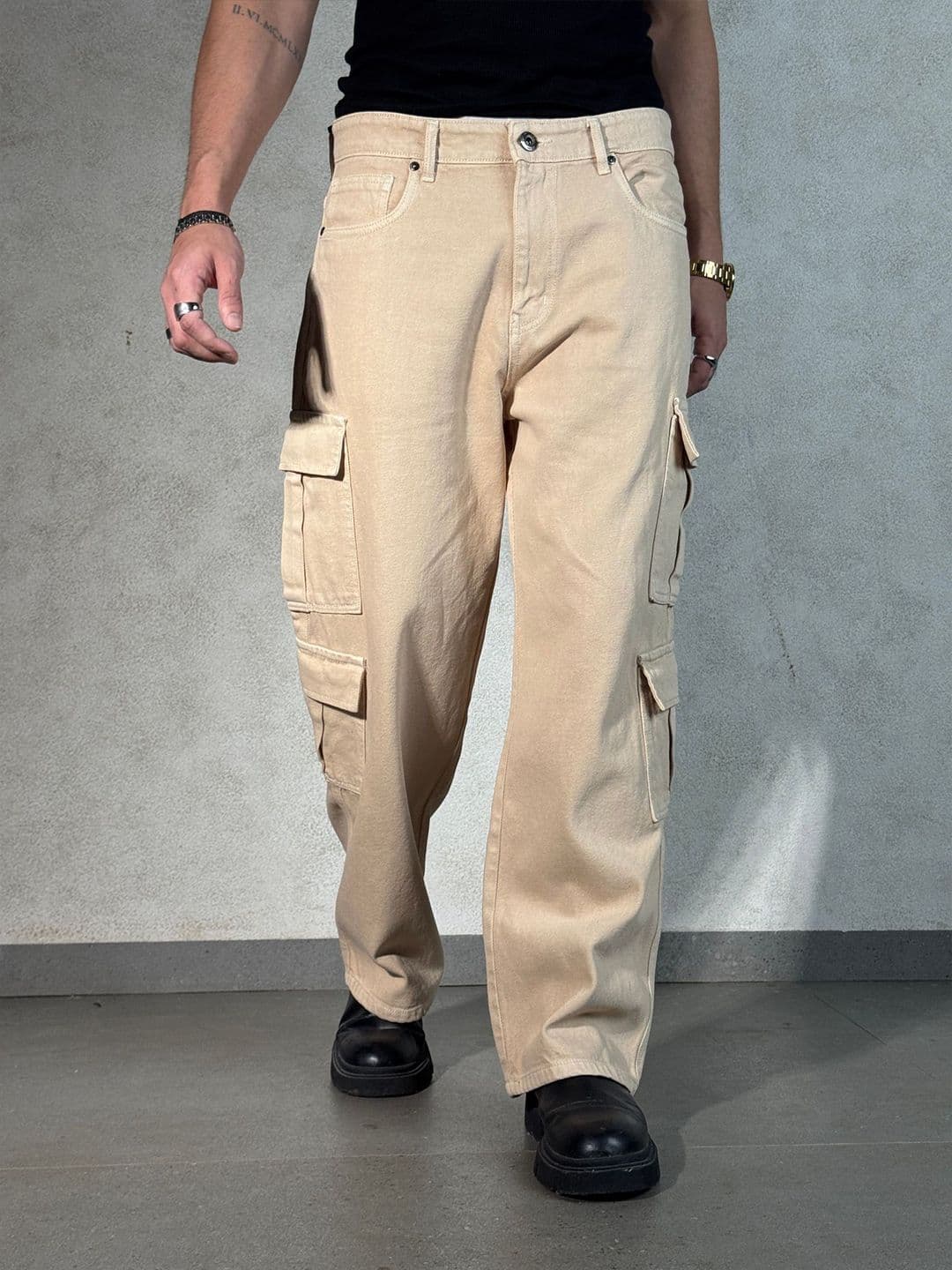 Off Duty India Men Mid-Rise Low Distress Jeans - view 1