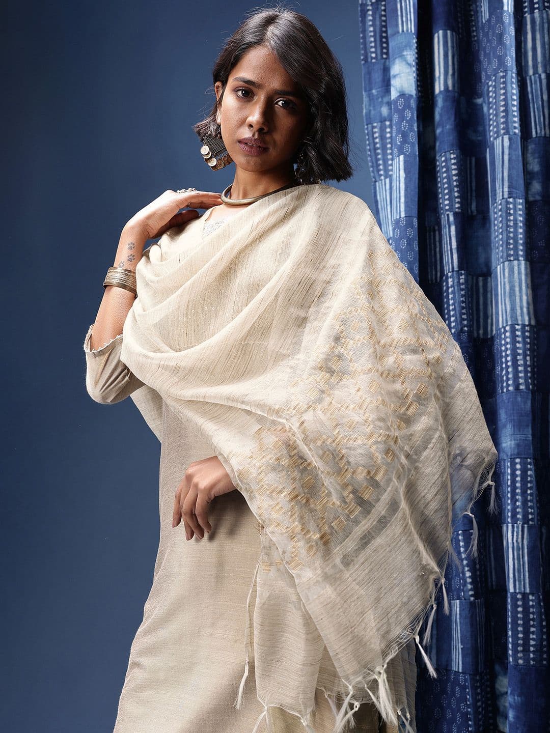 Taavi Woven Design Dupatta - view 1