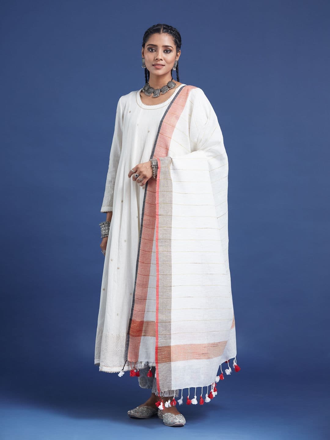 Taavi Striped Traditional Bengali Style Cotton Linen Dupatta With Pom Pom Tassels - view 1