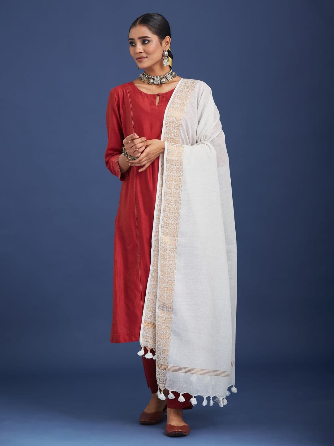 Taavi Floral Woven Design Zari Cotton Linen Dupatta - view 1
