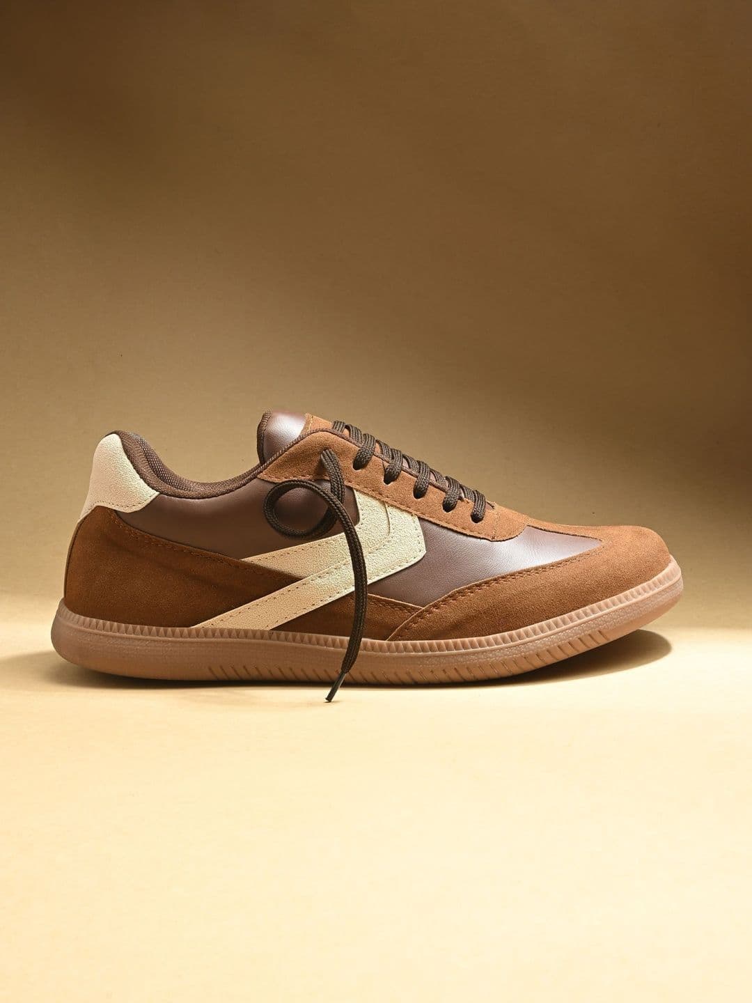 The Roadster Lifestyle Co Men Colorblocked Round Toe Lace-Ups Sneakers - view 1