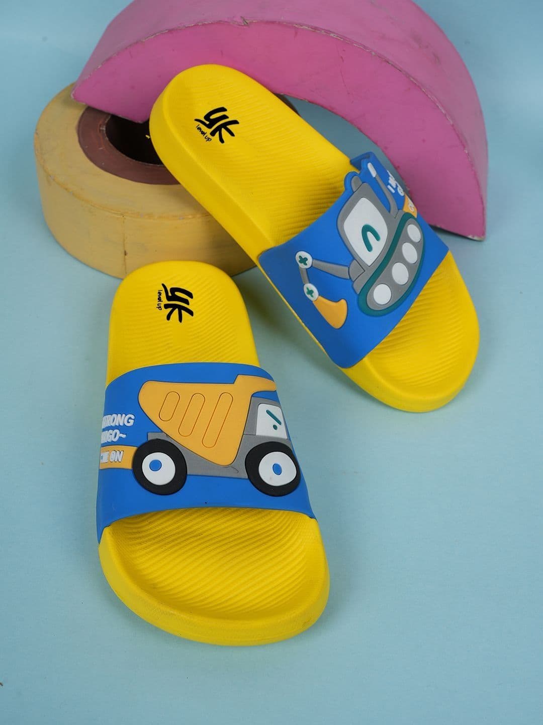 YK Unisex Kids Printed Rubber Sliders - view 1