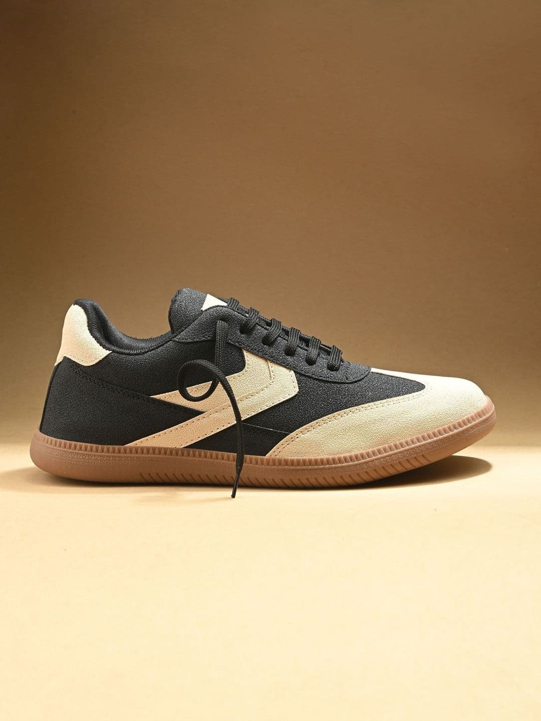 The Roadster Lifestyle Co Men Colorblocked Round Toe Lace-Ups Sneakers - view 1