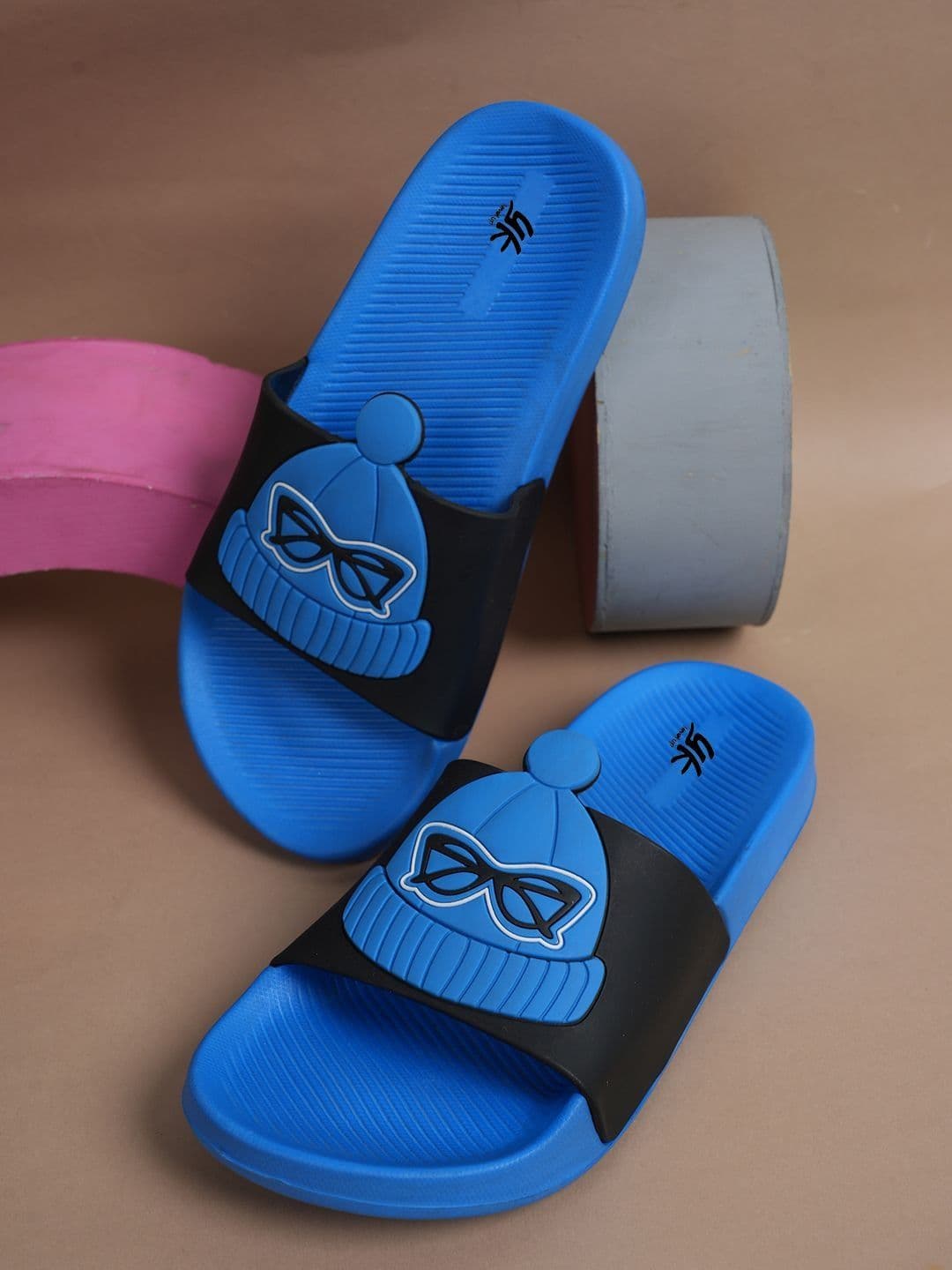 YK Unisex Kids Embellished Sliders - view 1