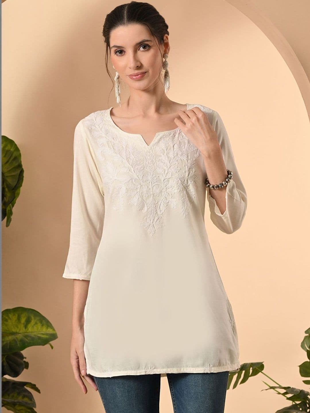 Akshatani Ethnic Motifs Embroidered Chikankari Chikankari Kurti - view 1