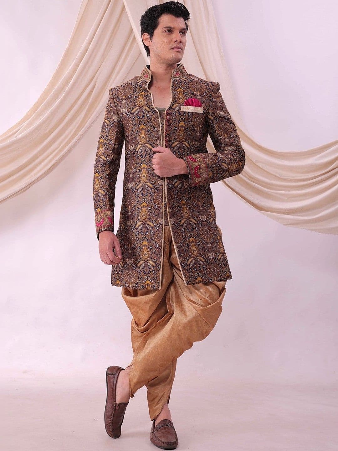 Desibutik Embroidered Mandarin Collar Sherwani - view 1
