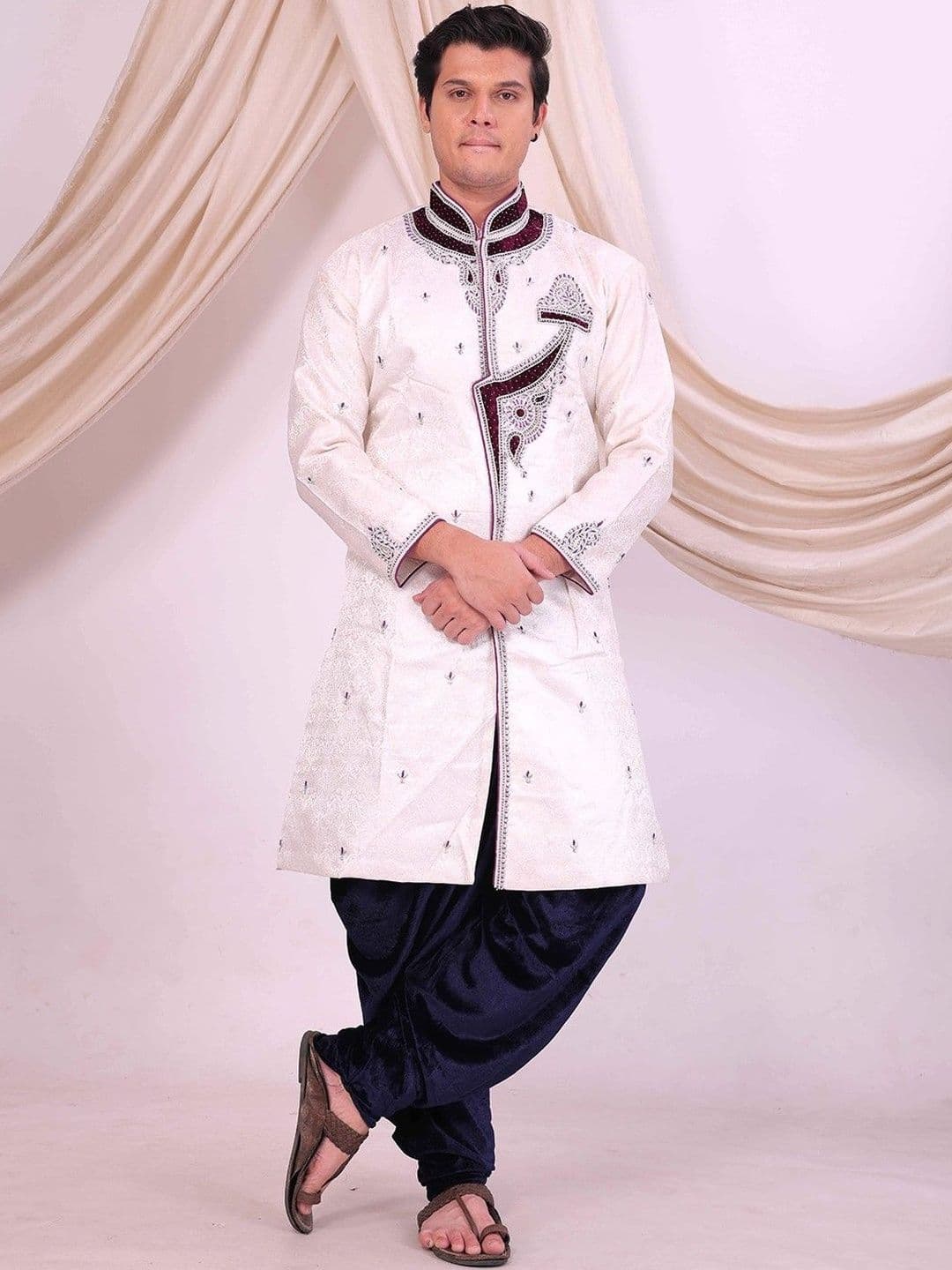 Desibutik Embroidered Mandarin Collar Sherwani - view 1
