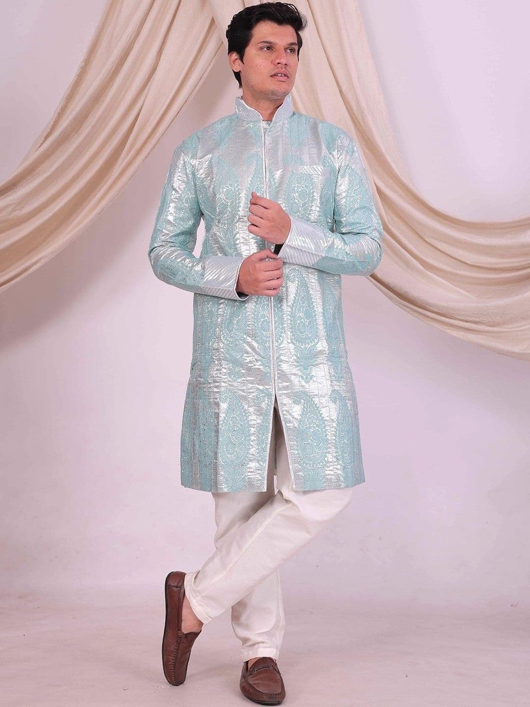 Desibutik Embroidered Mandarin Collar Sherwani - view 1