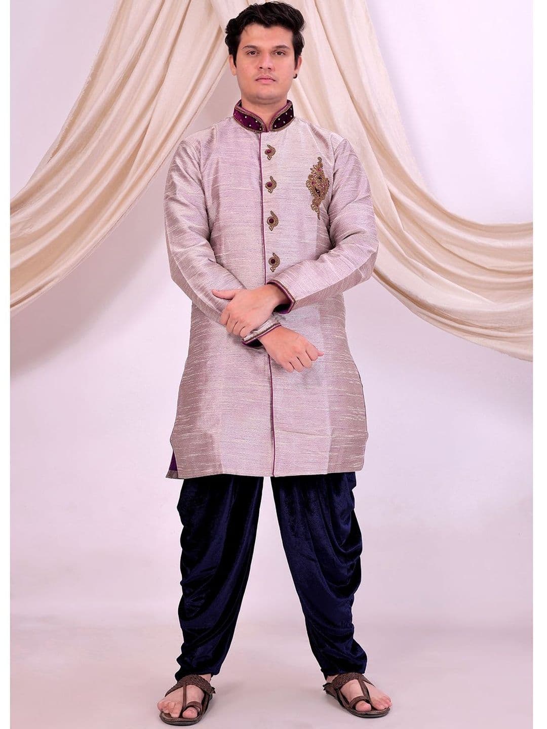 Desibutik Embroidered Mandarin Collar Sherwani - view 1