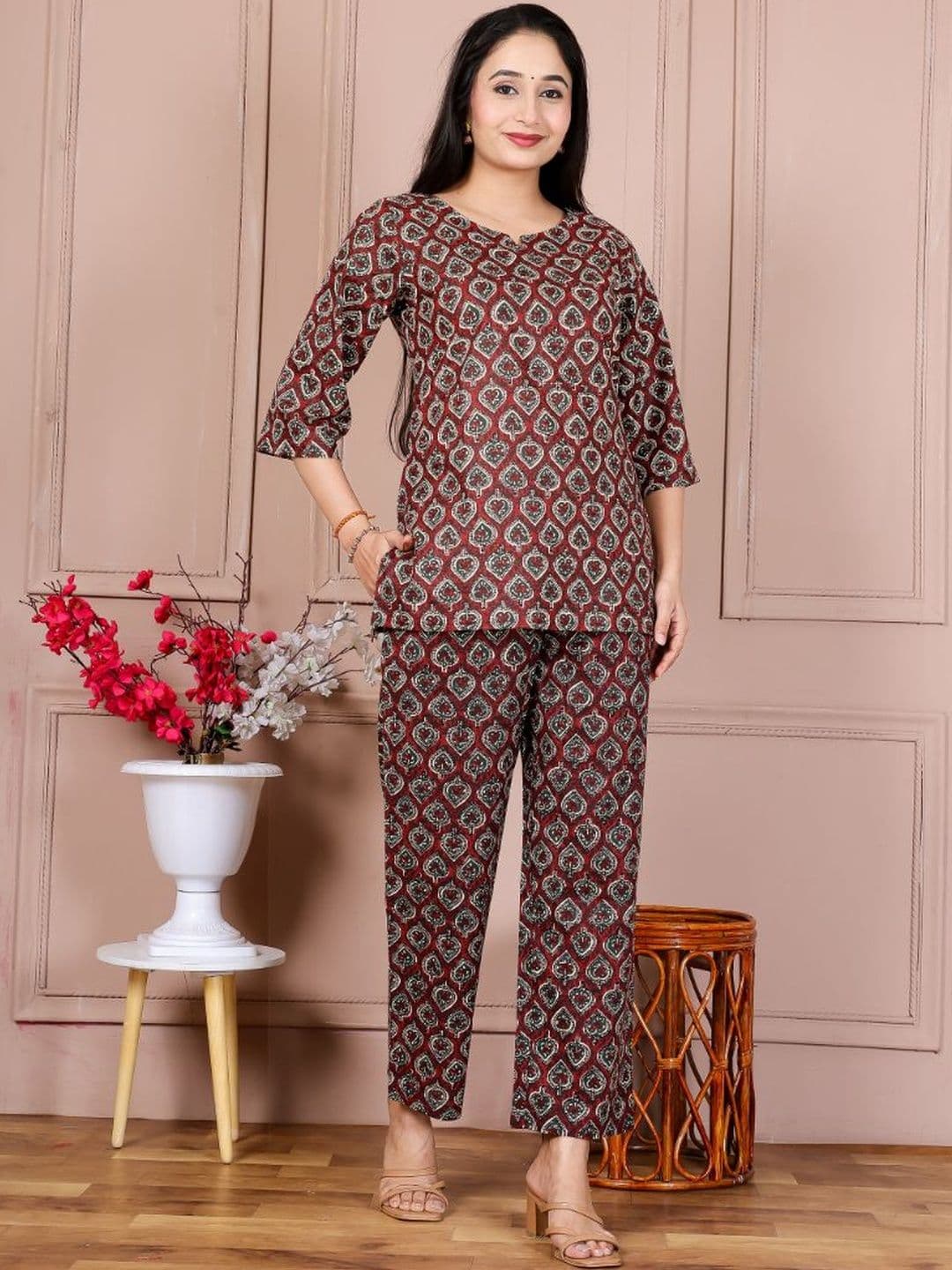 MURLI KURTI Printed Pure Cotton Round Neck Top With Trousers Co-Ords - view 1