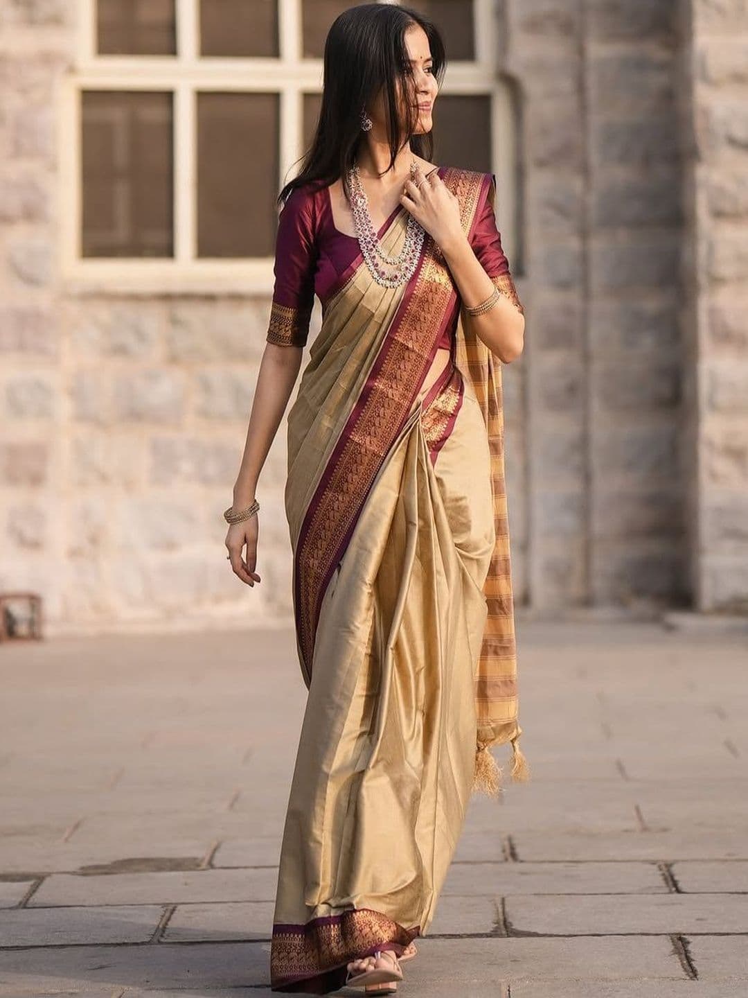 Paramparik Textile Woven Design Zari Silk Cotton Handloom Banarasi Saree - view 1