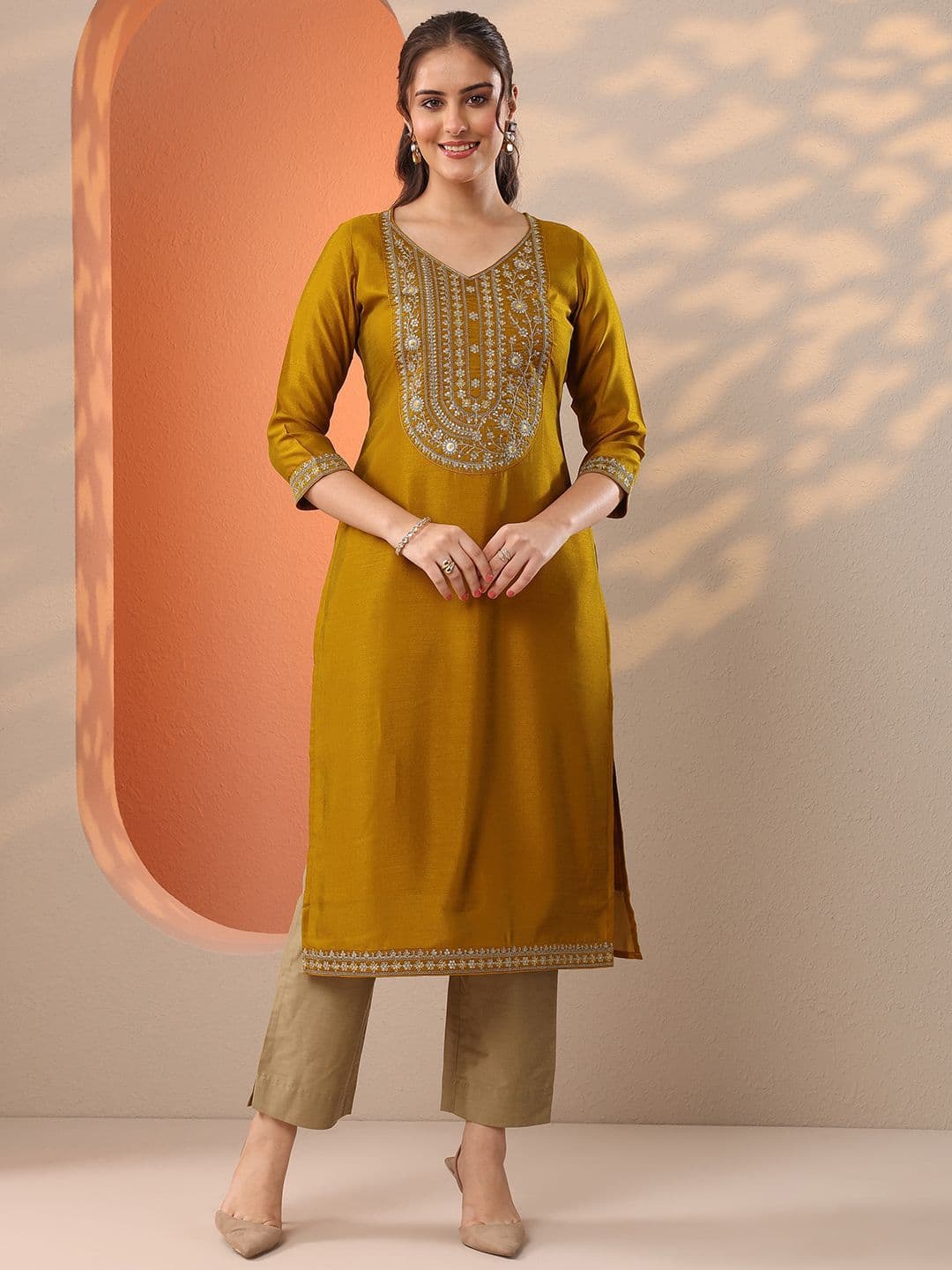 Libas Women Embroidered Thread Work Kurta - view 1