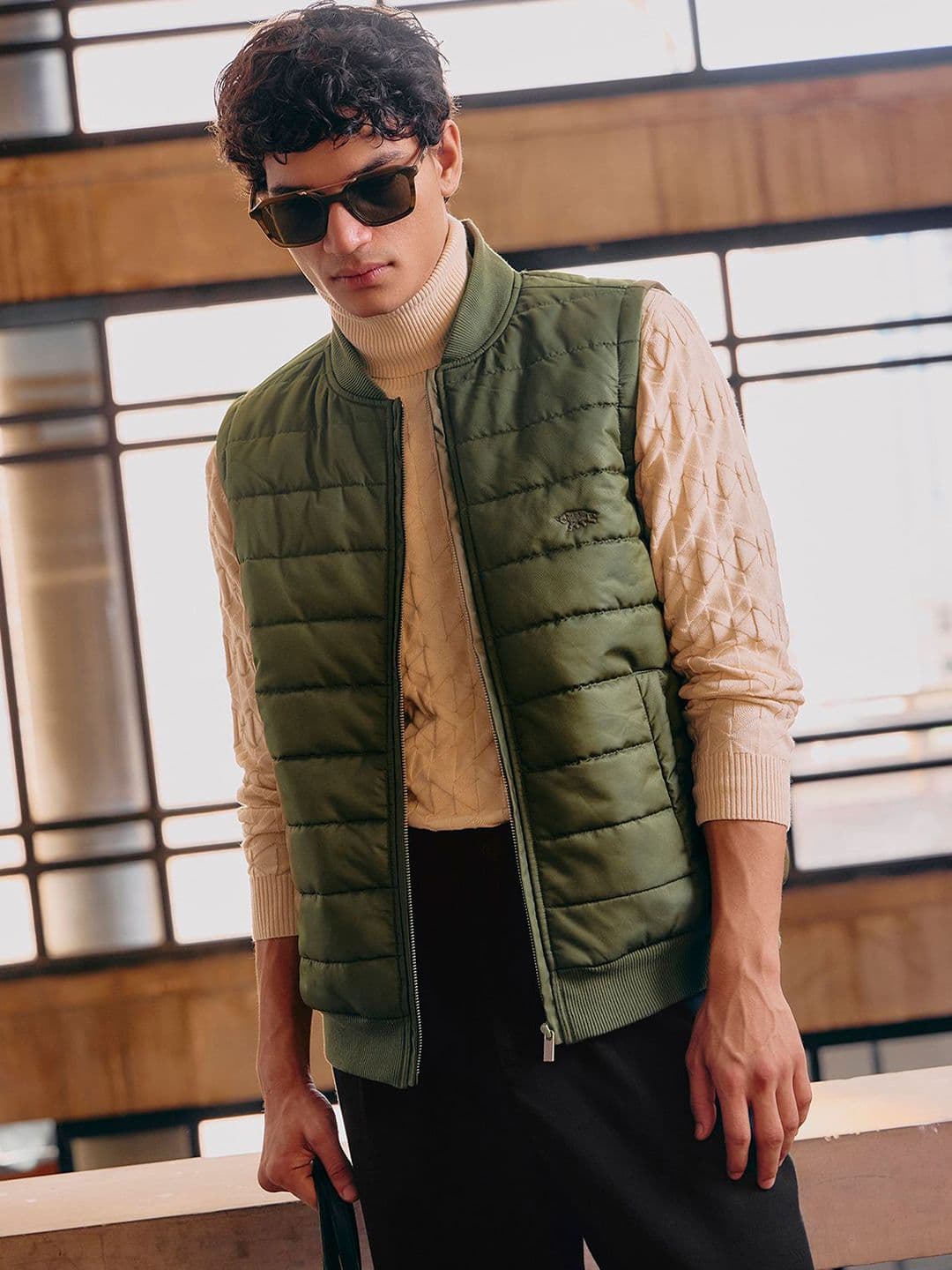 Andamen Men Stand Collar Solid Lightweight Quilted Jacket - view 1