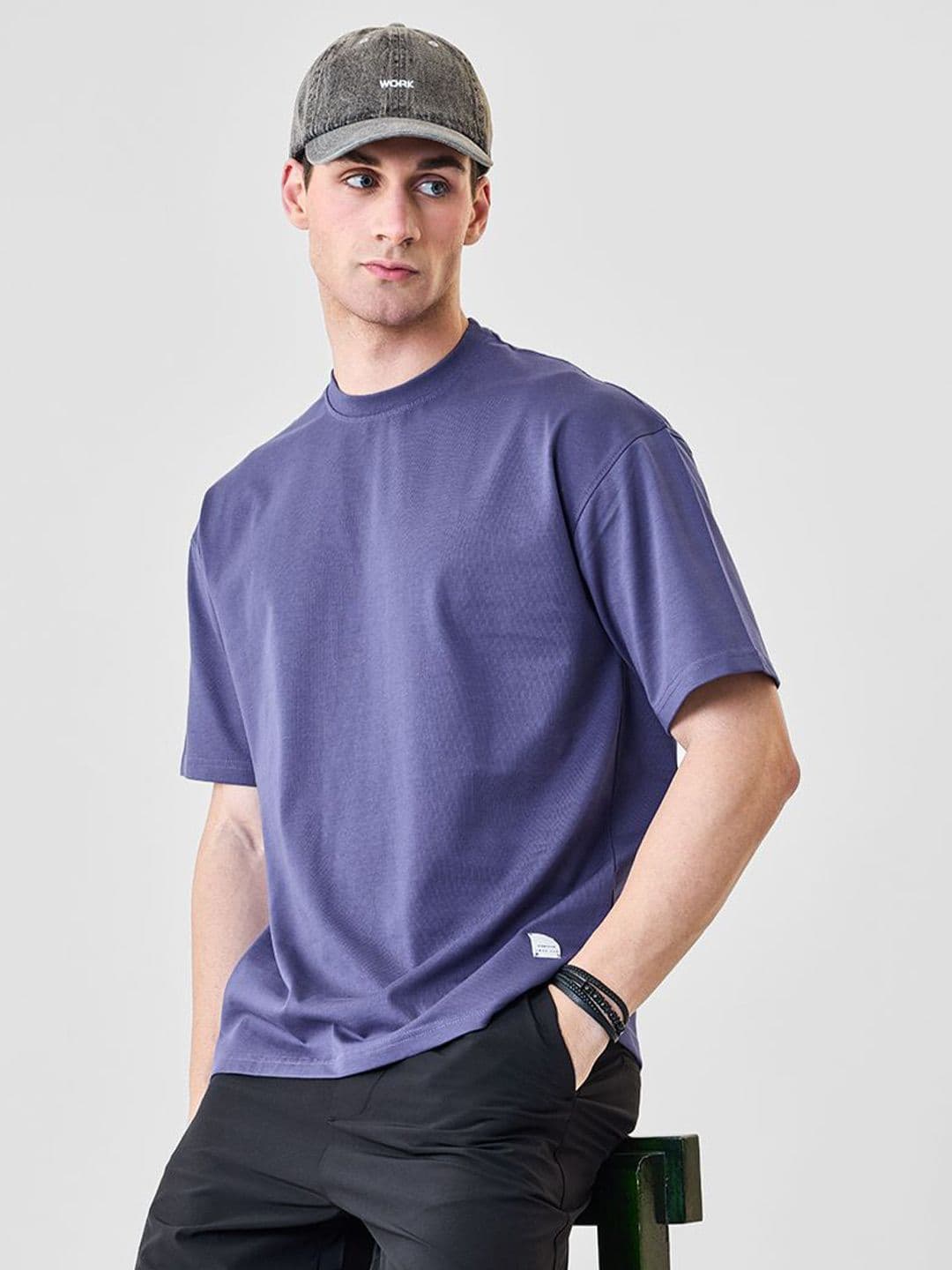 Snitch Men Solid Round Neck Pure Cotton Relaxed Fit T-shirt - view 1