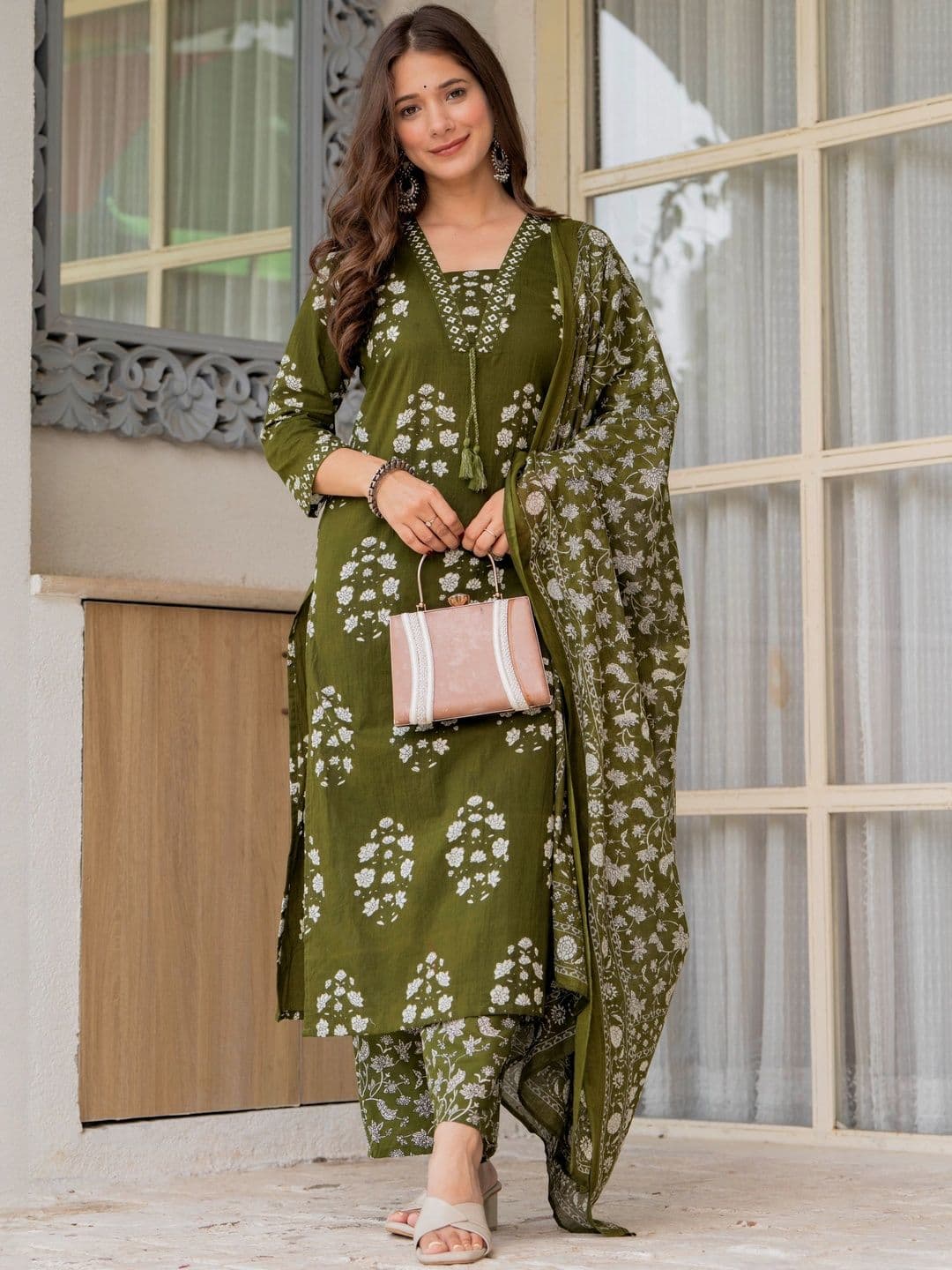 PARTHVI Women Floral Printed Regular Thread Work Pure Cotton Kurta with Palazzos & With Dupatta - view 1