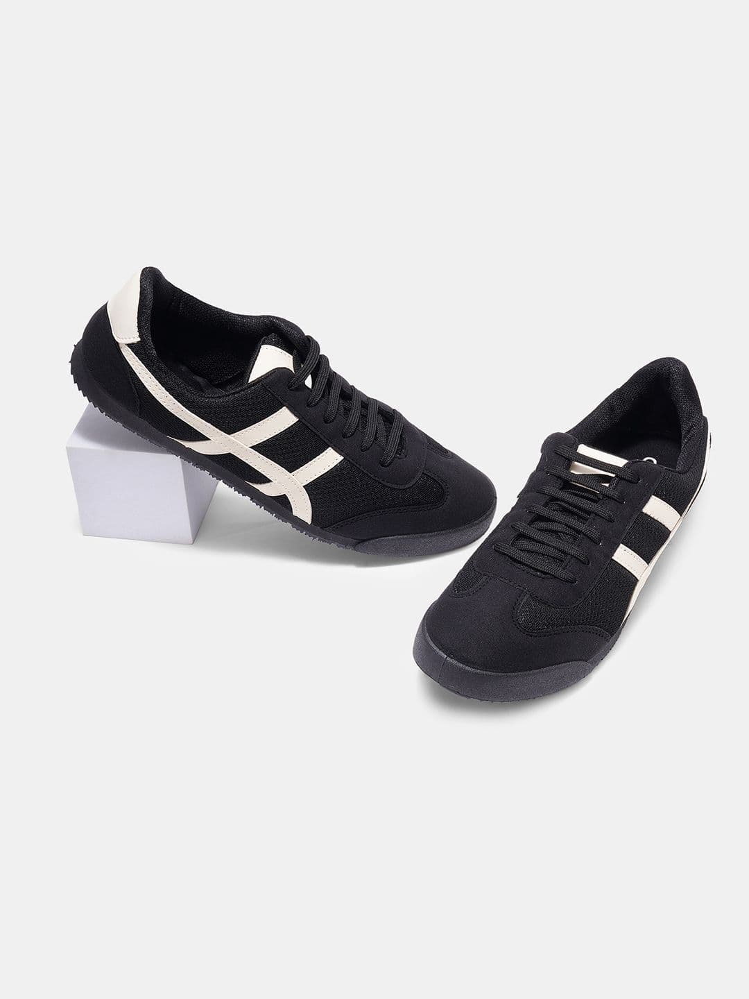 Ajile by Pantaloons Men Colourblocked Sneakers - view 1