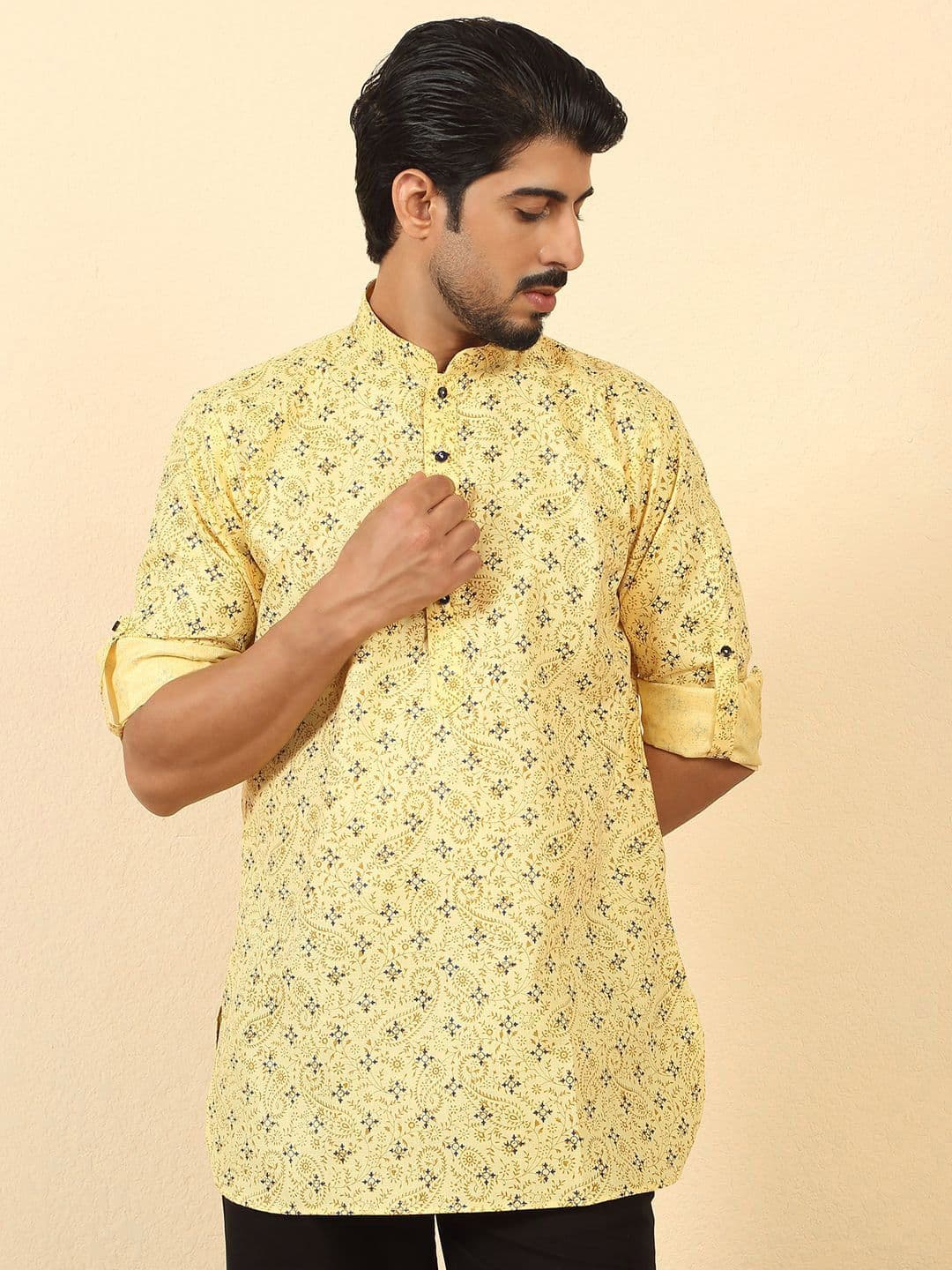 KRAFT INDIA Men Roll-up Sleeves Short Kurta - view 1