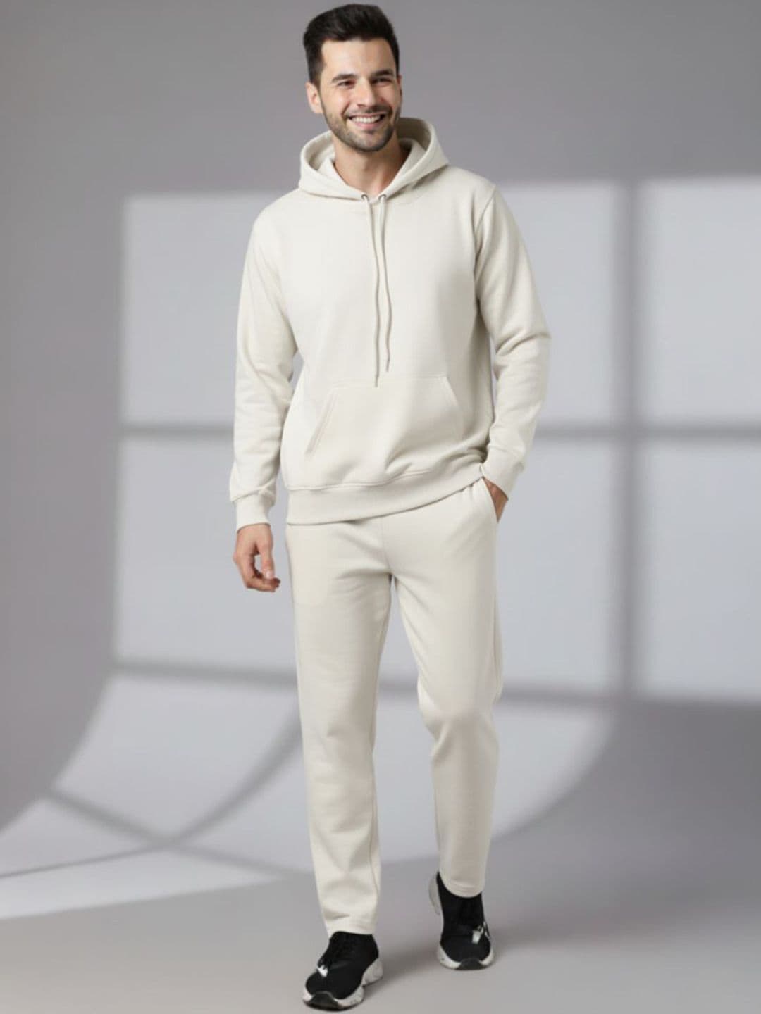 MACK JONNEY Hooded Long Sleeves Sweatshirt With Trackpant - view 1