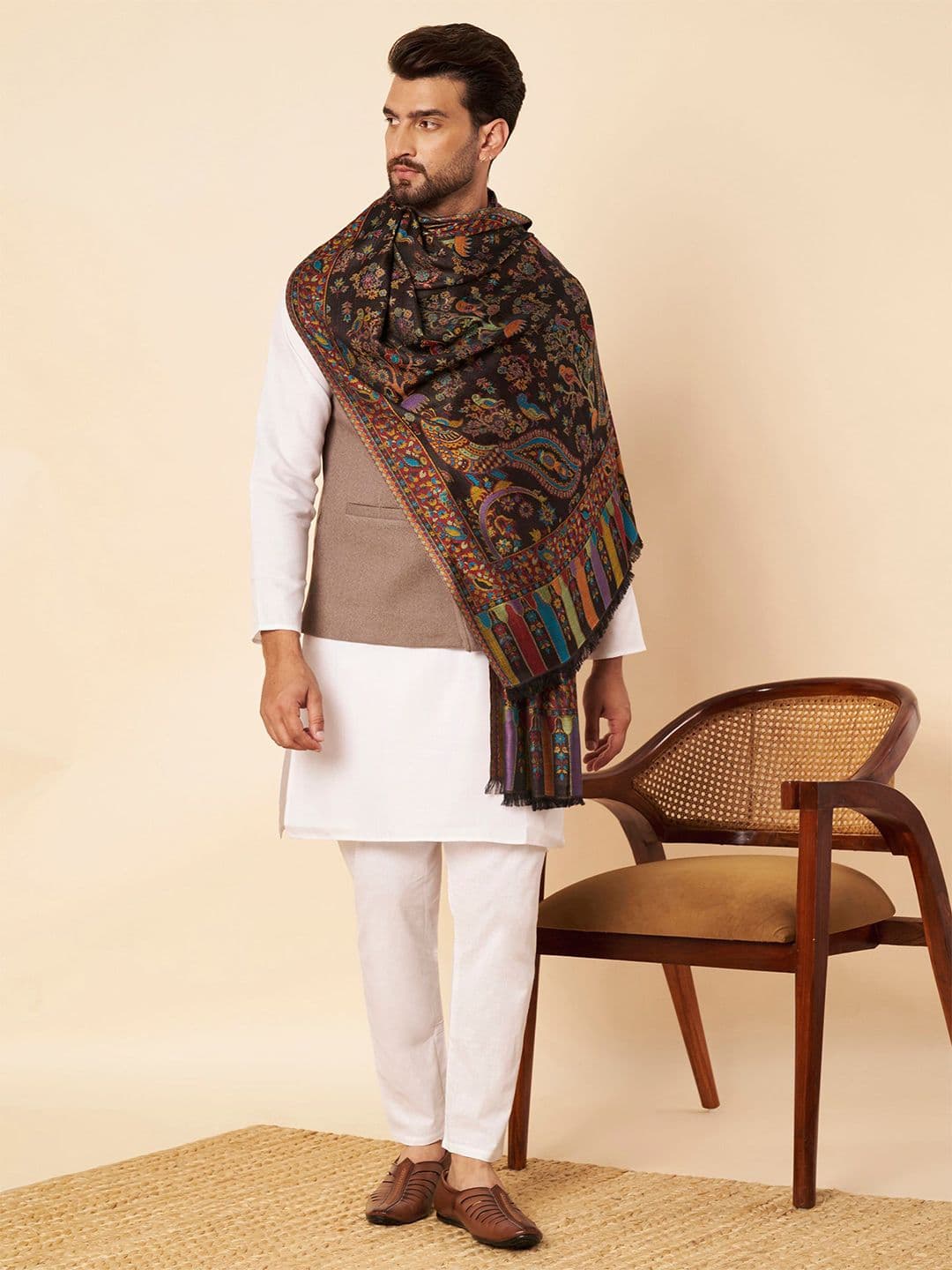 Zamour Men Embroidered Stole - view 1