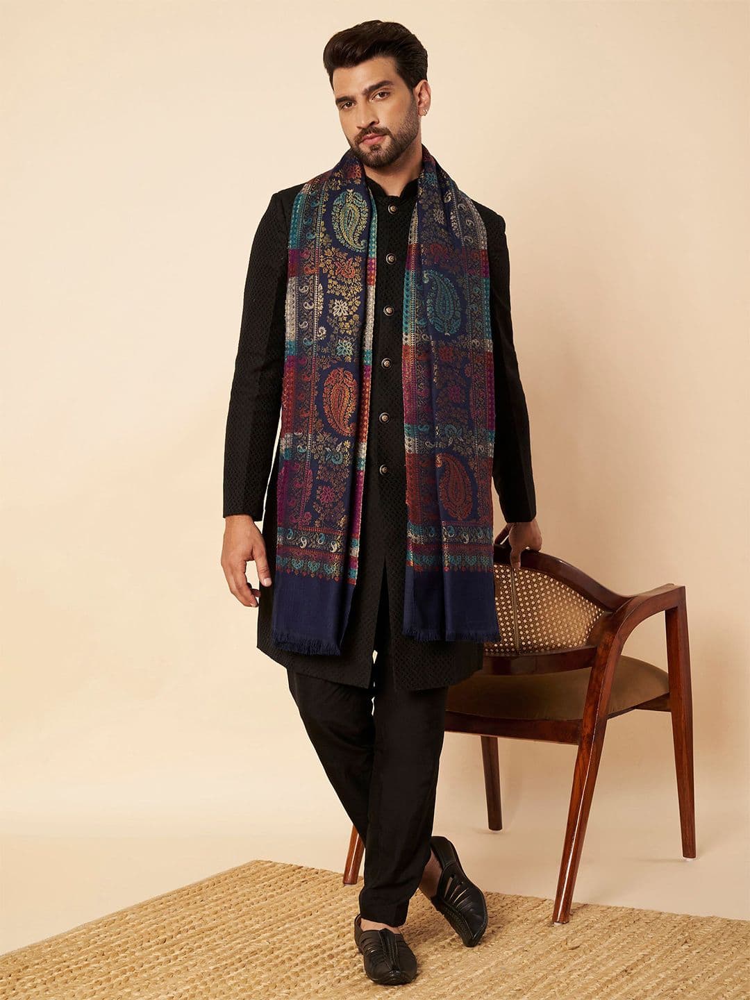 Zamour Men Embroidered Stole - view 1