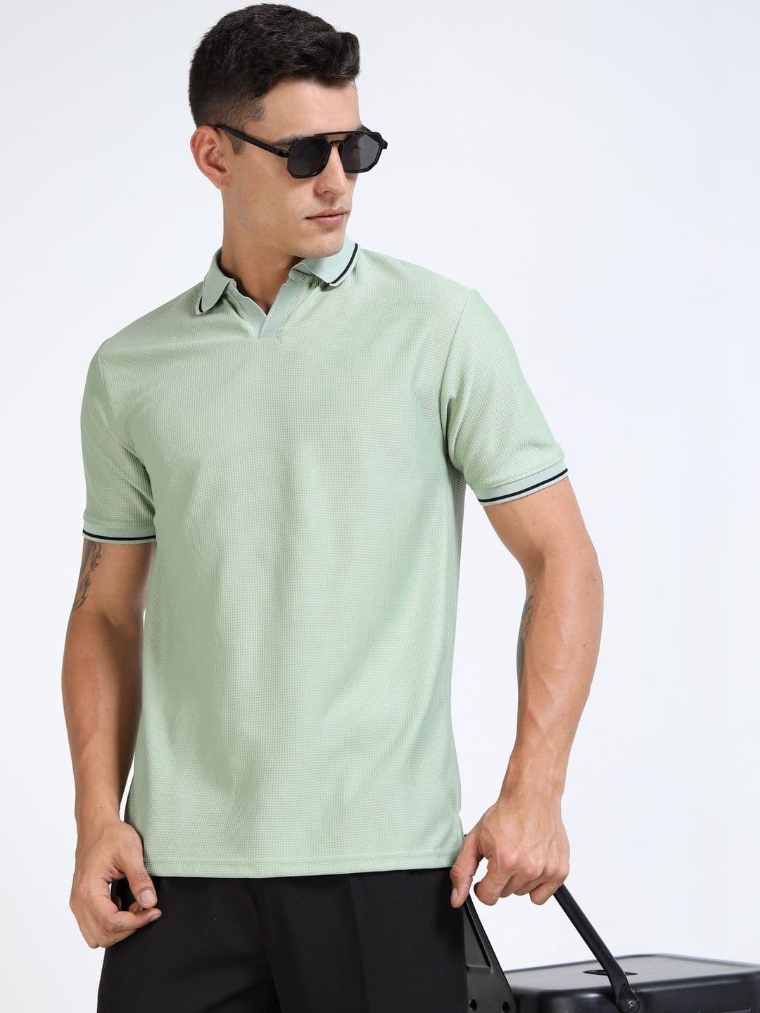 THE BEETEL HOUSE Men Textured Polo Collar Regular Fit T-shirt - view 1