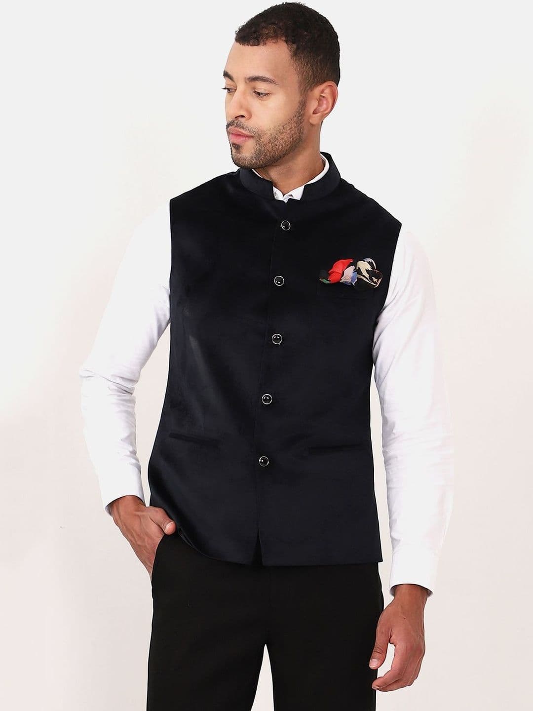 MANQ Men Mandarin Collar Two Piece Solid Nehru Jacket & Trouser Suit - view 1