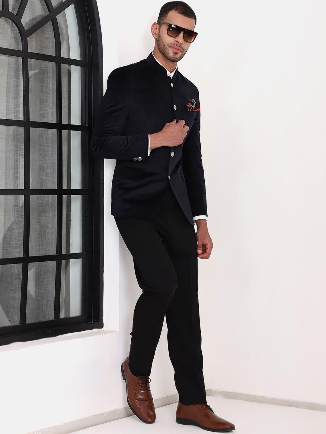 MANQ Men Mandarin Collar Bandhgala Suits - view 1