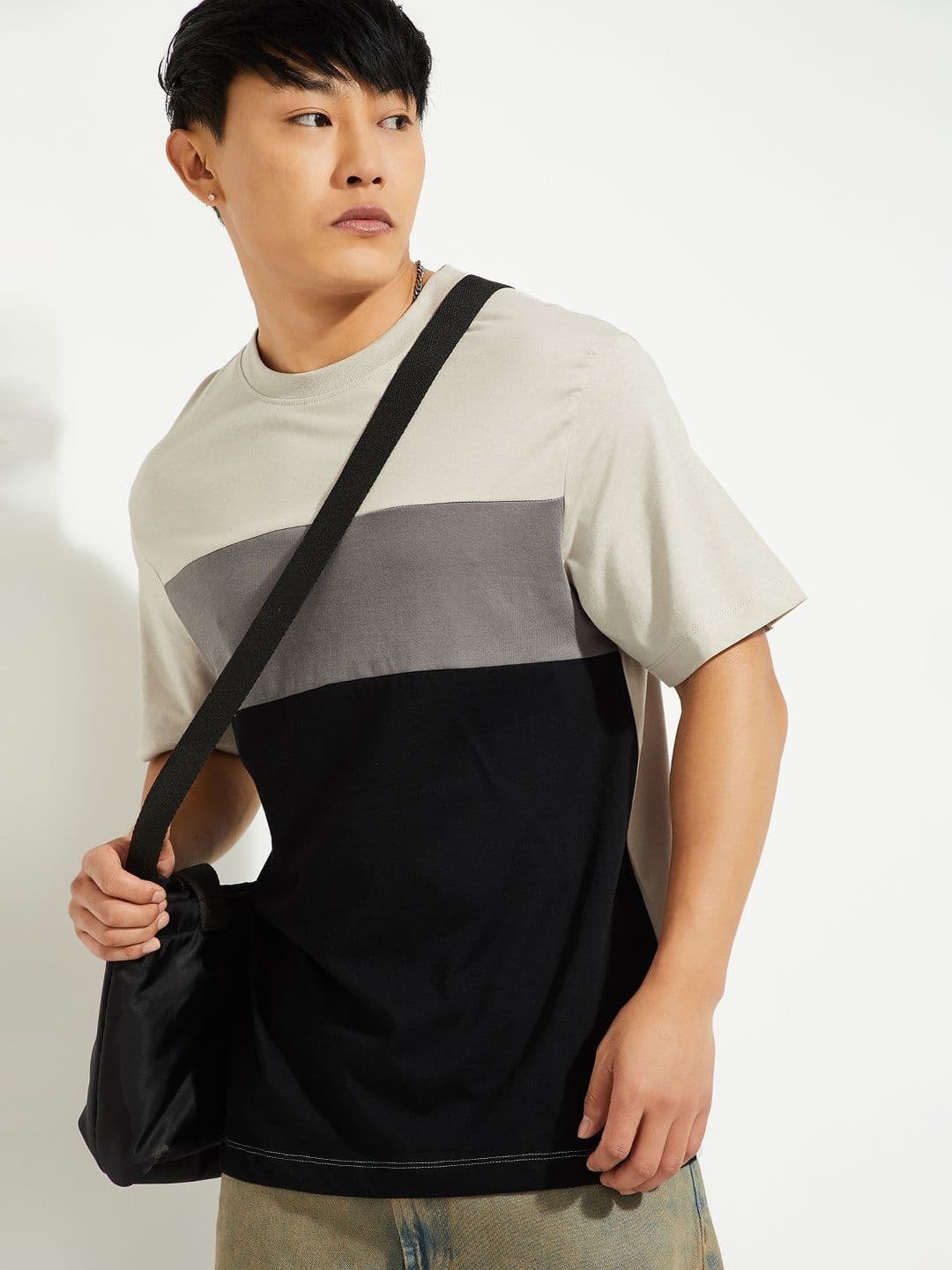 max Men Colourblocked Regular Fit Round Neck T-shirt - view 1