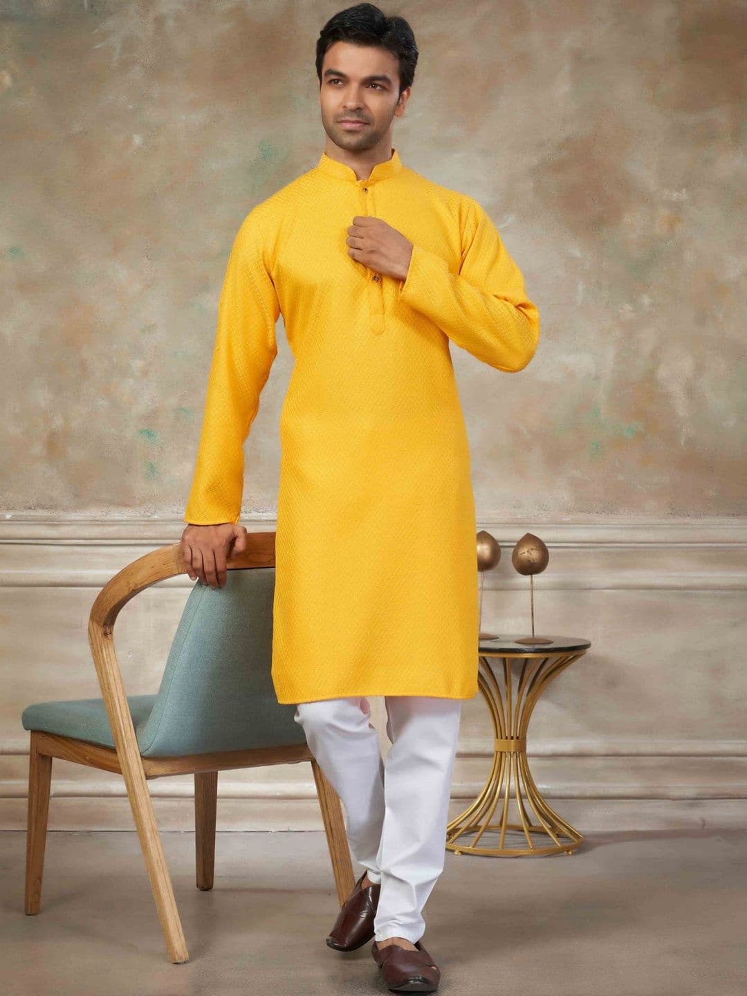 House of Pataudi Embellished Mandarin Collar Straight Kurta - view 1