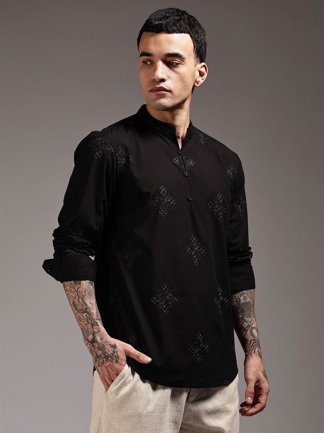 HERE&NOW Men Embroidered Thread Work Kurta - view 1