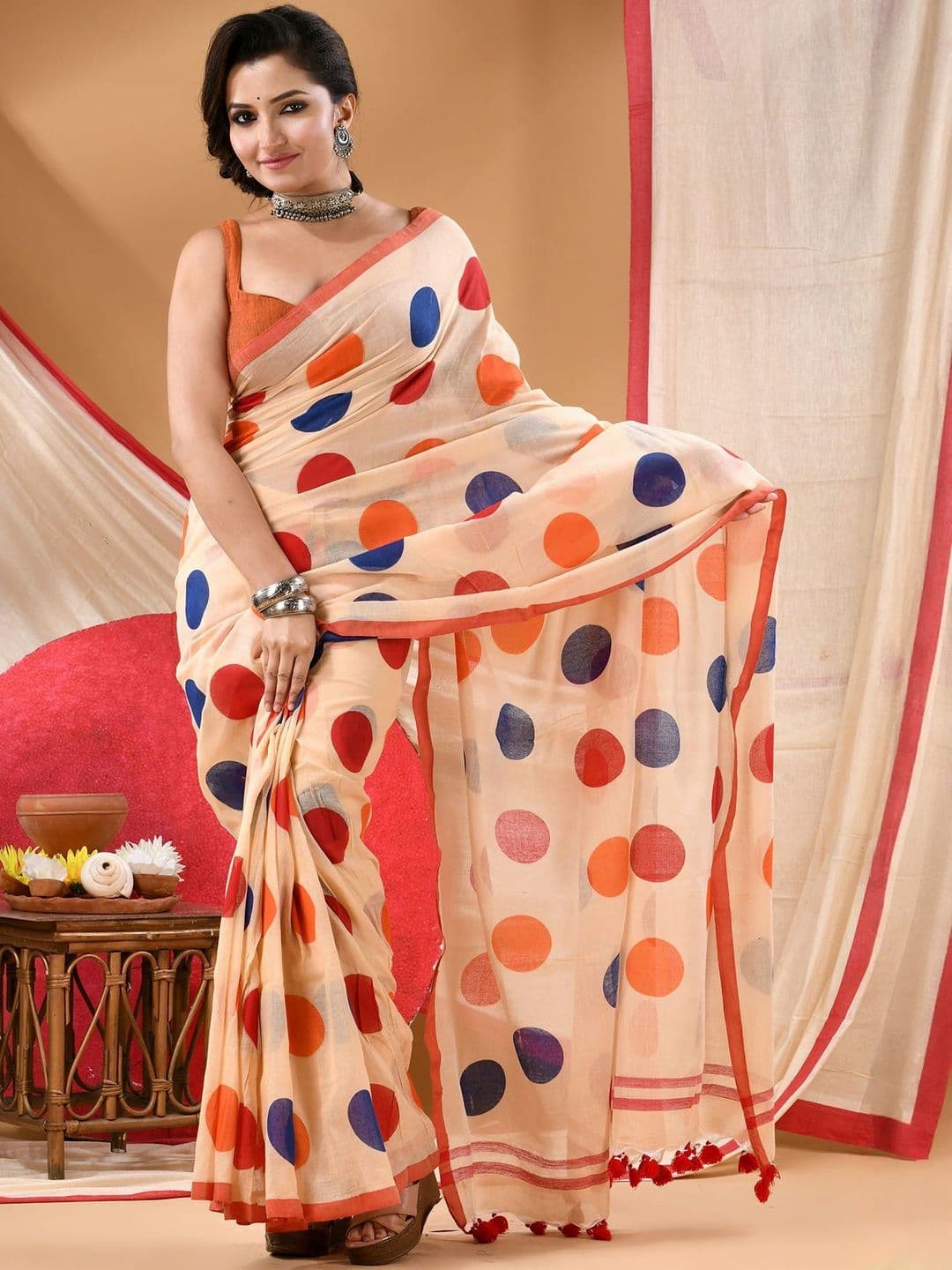 TANTLOOM Polka Dot Handloom Saree - view 1
