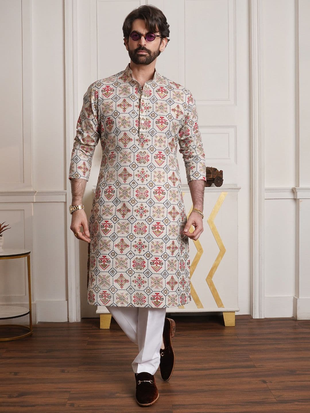 SOJANYA Men Cream-Coloured Geometric Printed Kurta - view 1