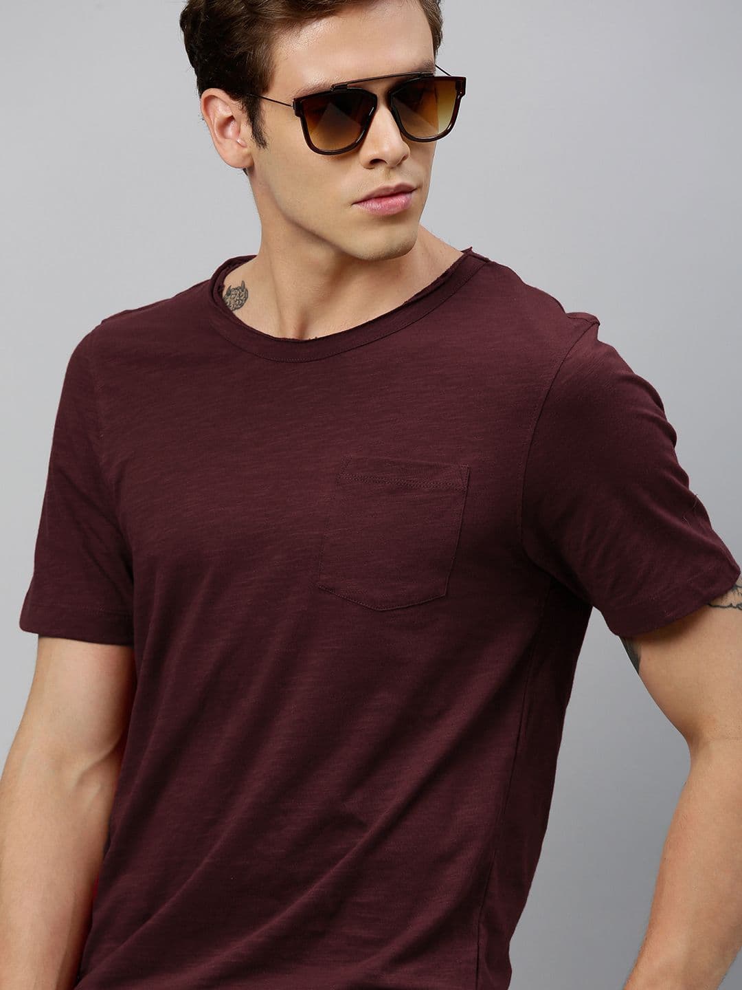 Roadster Men Maroon Solid Round Neck Cotton T-shirt - view 1