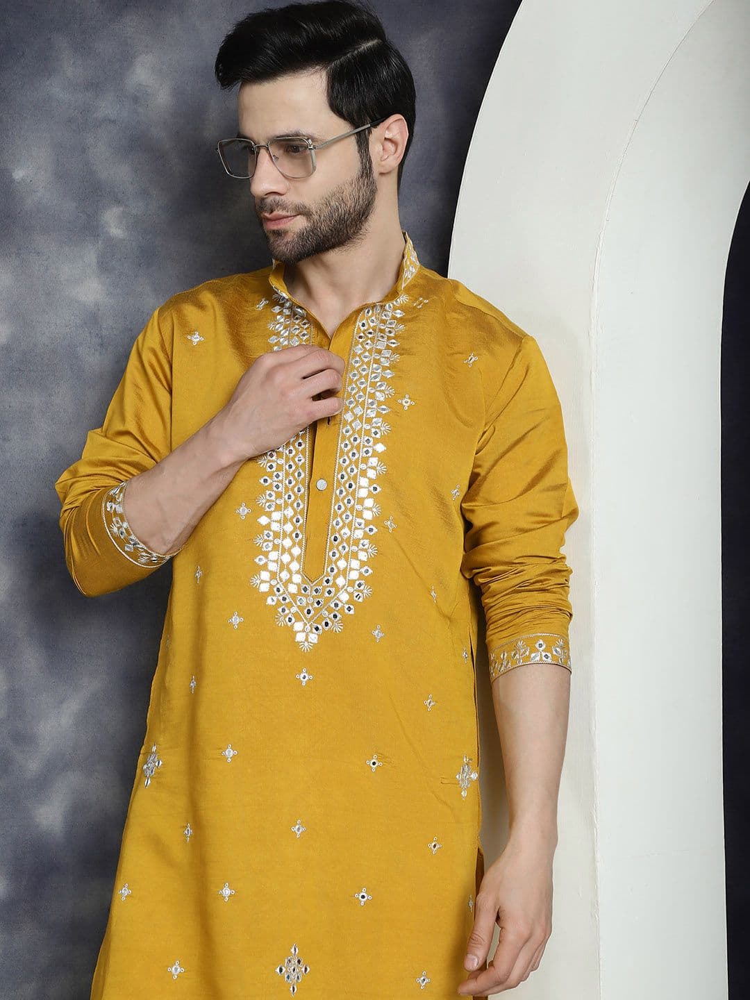 Jompers Geometric Embroidered Mandarin Collar Mirror Work Cotton Silk Straight Kurta - view 1