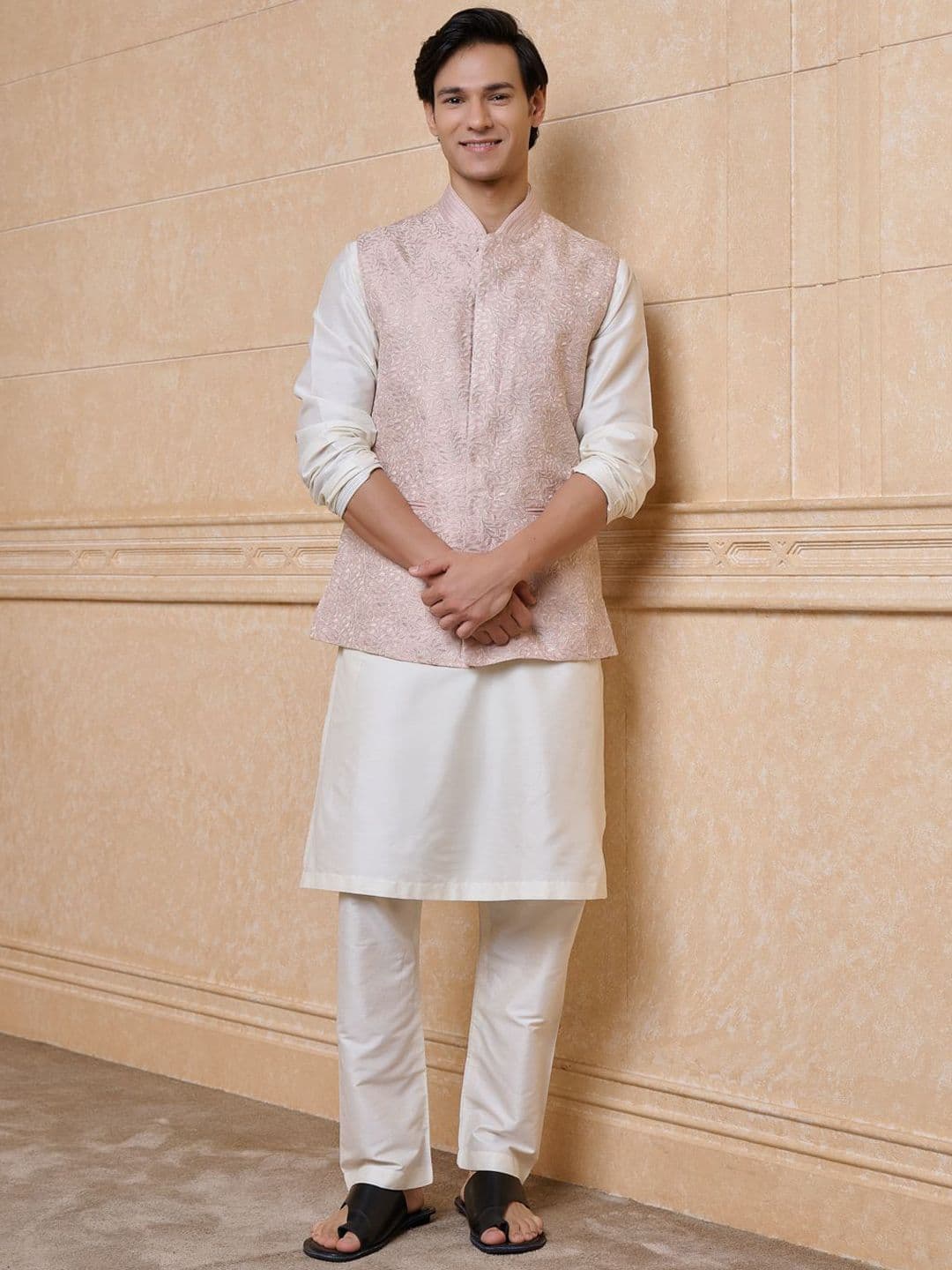 Tasva Men Embroidered Band Collar Sleeveless Bundi Nehru Jackets - view 1
