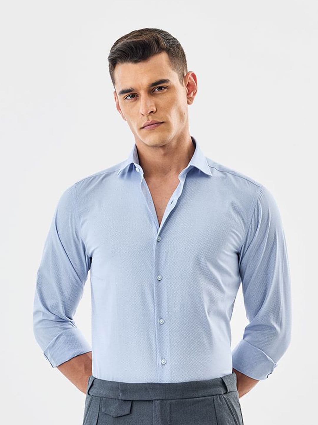 Snitch Men Slim Fit Solid Spread Collar Cotton Formal Shirt - view 1
