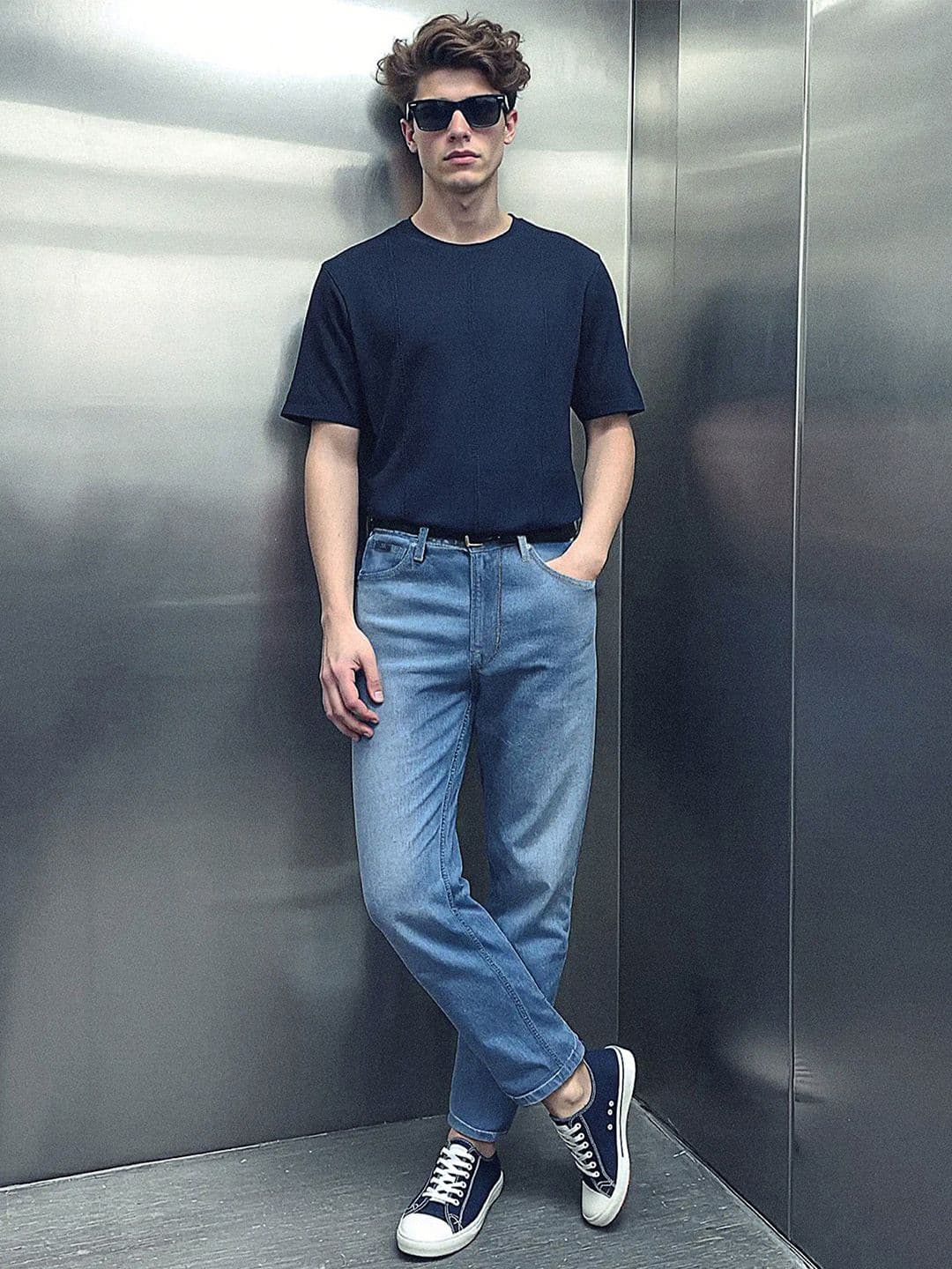 Flying Machine Men Relaxed Tapered Fit Mid-Rise Light Fade Stretchable Jeans - view 1