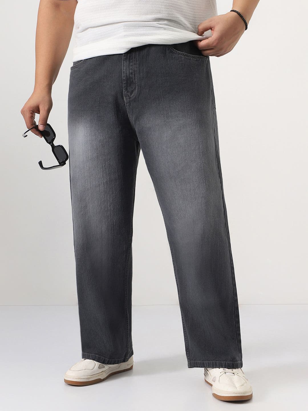 Urbano Plus Men Loose Baggy Fit Mid-Rise Pure Cotton Light Fade Washed Denim Jeans - view 1