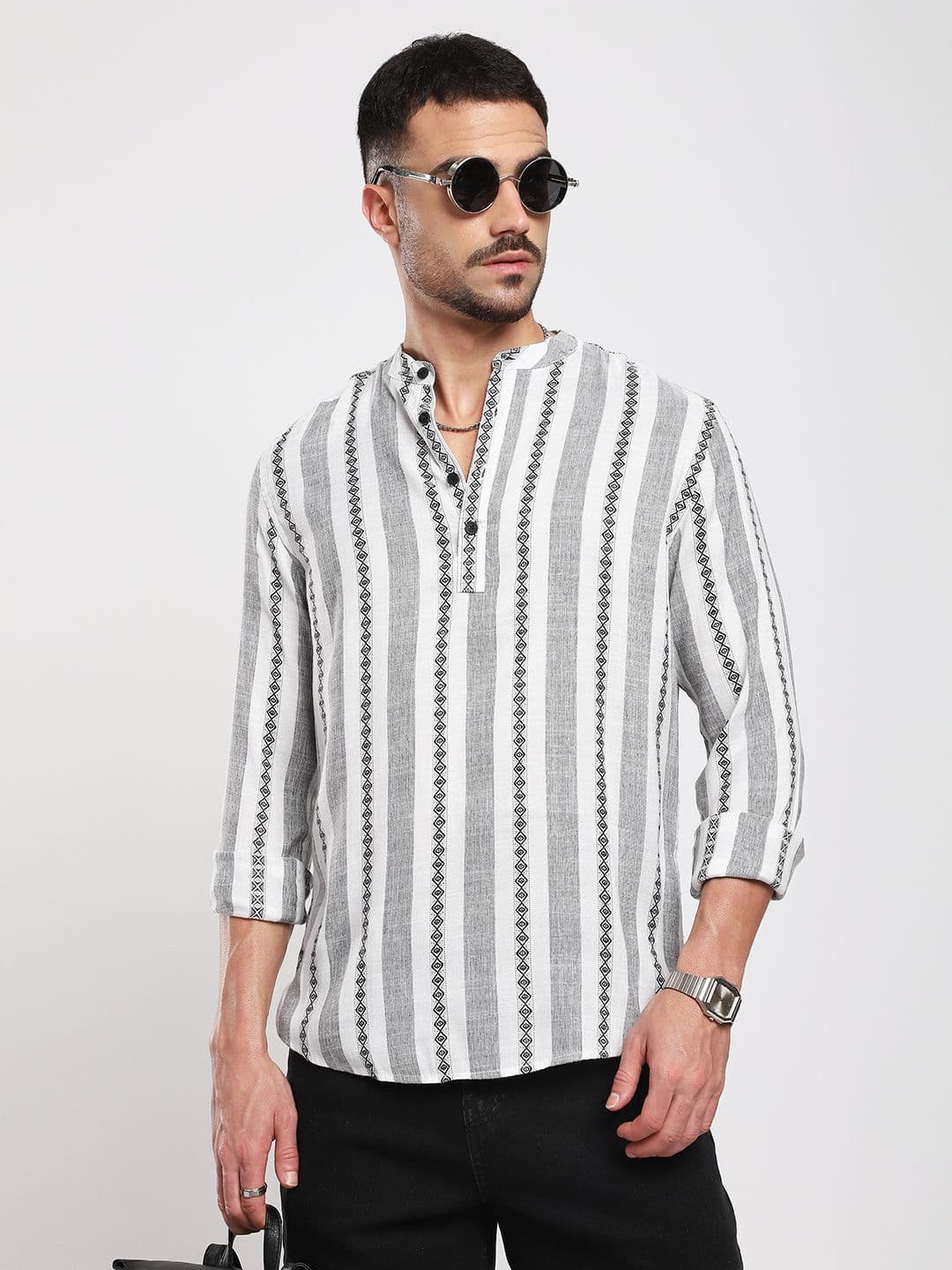 VASTRADO Striped Band Collar Thread Work Pure Cotton Straight Republic Day Kurta - view 1