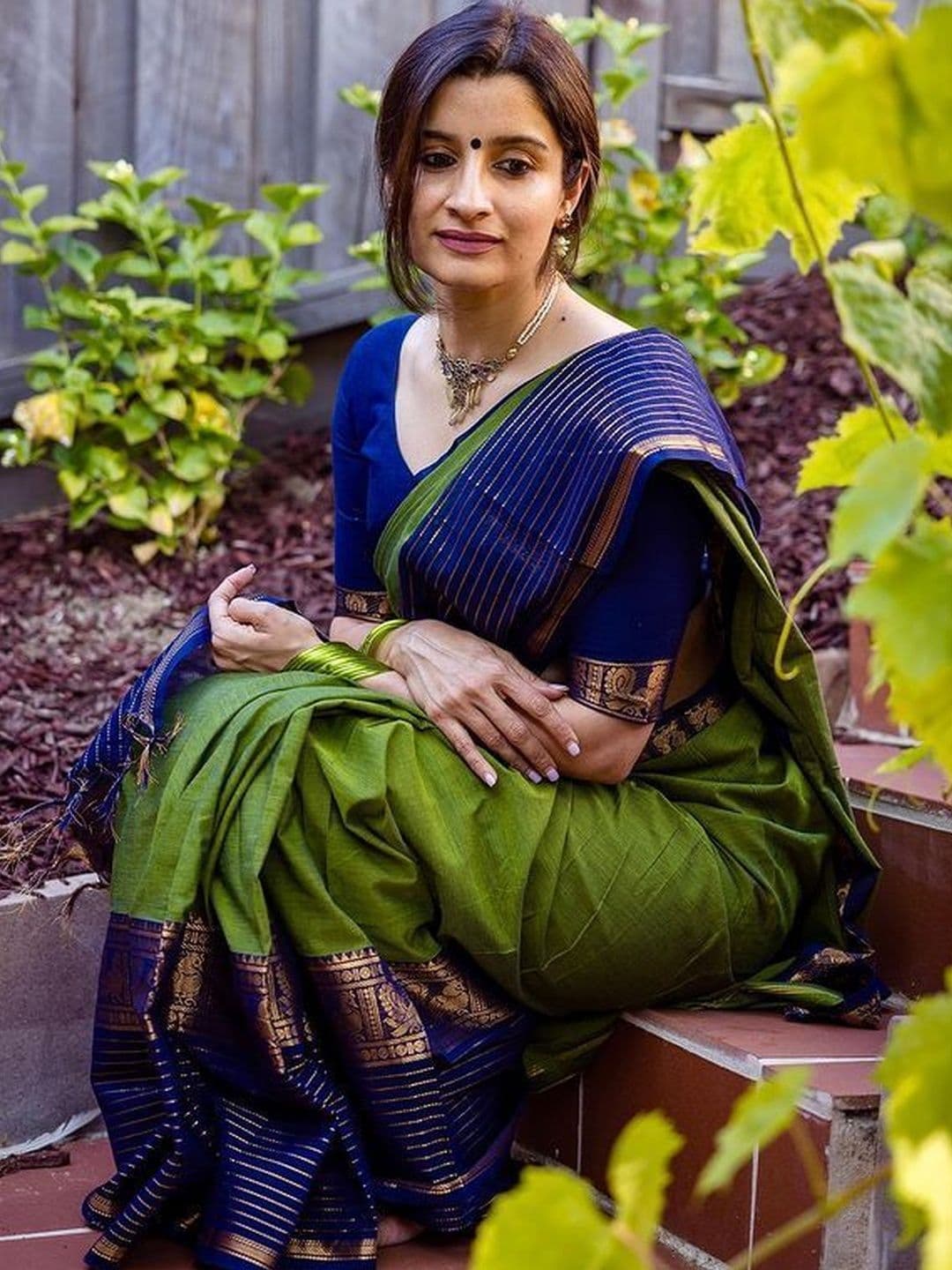 AVANTIKA FASHION Striped Border Zari Kanjeevaram Saree With Blouse Piece - view 1