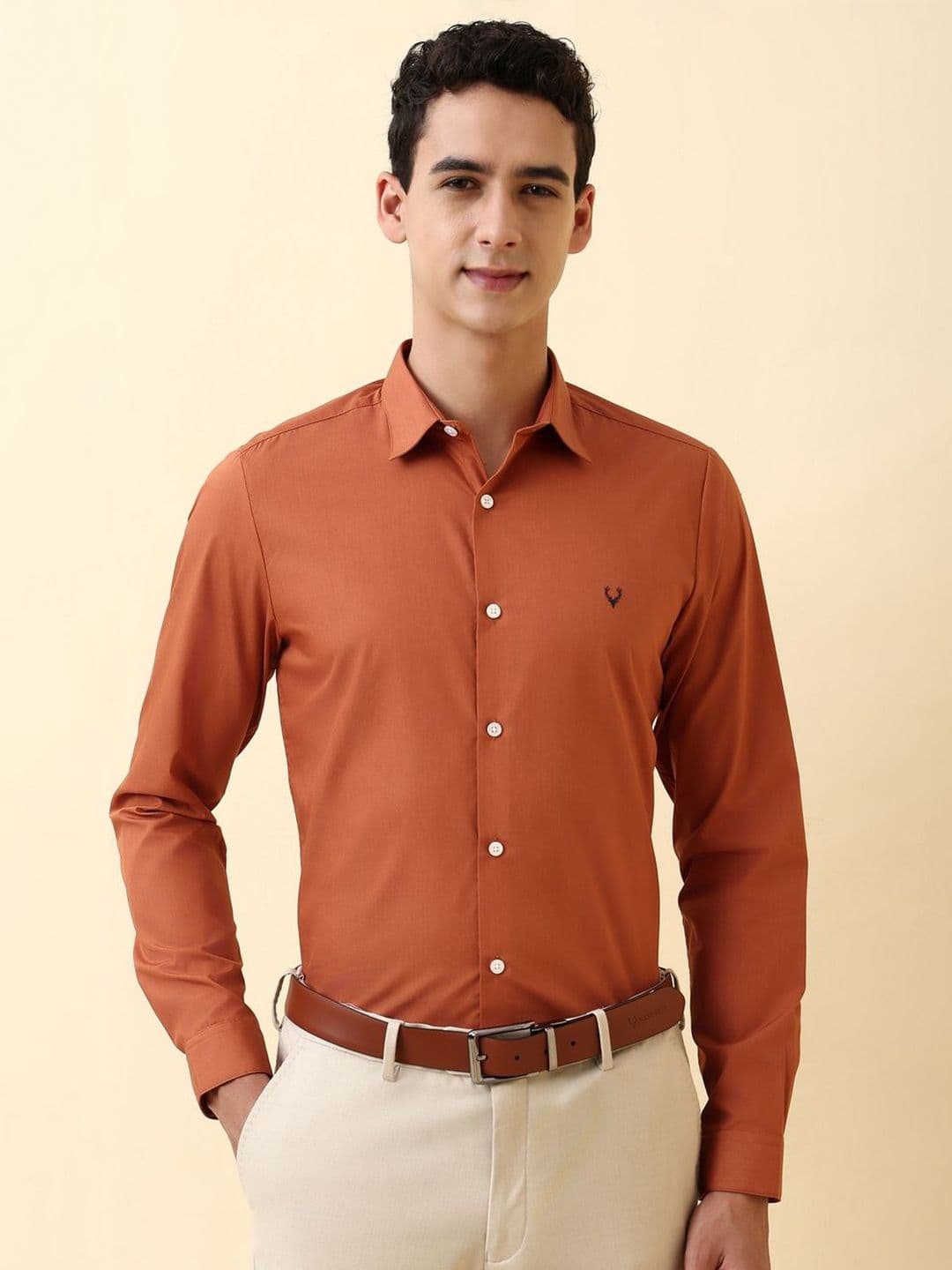 Allen Solly Men Slim Fit Solid Spread Collar Formal Shirt - view 1
