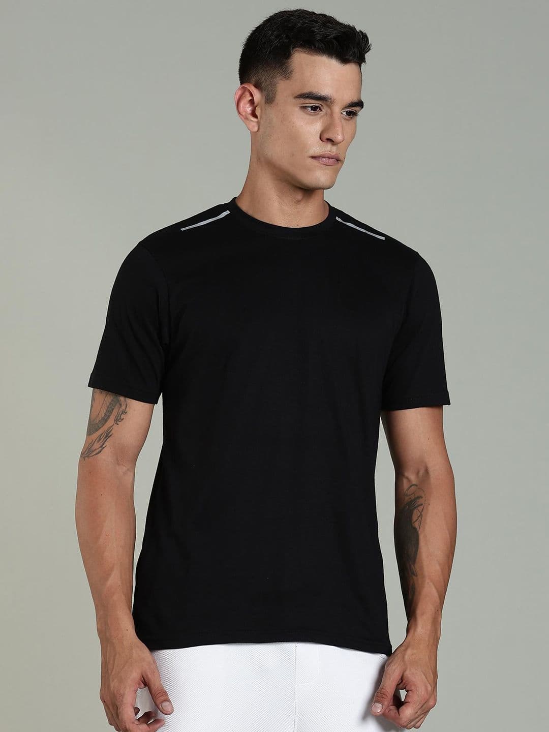 OUTLAWS Men Solid Round Neck Cotton Slim Fit T-shirt - view 1