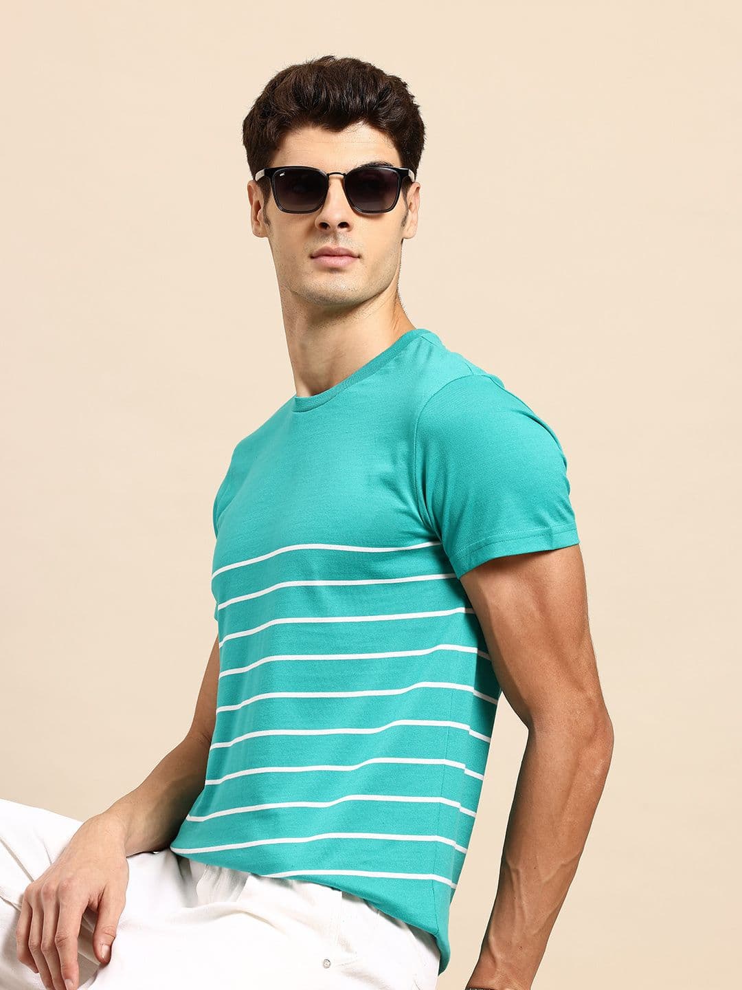 United Colors of Benetton Men Round Neck Striped T-shirt - view 1