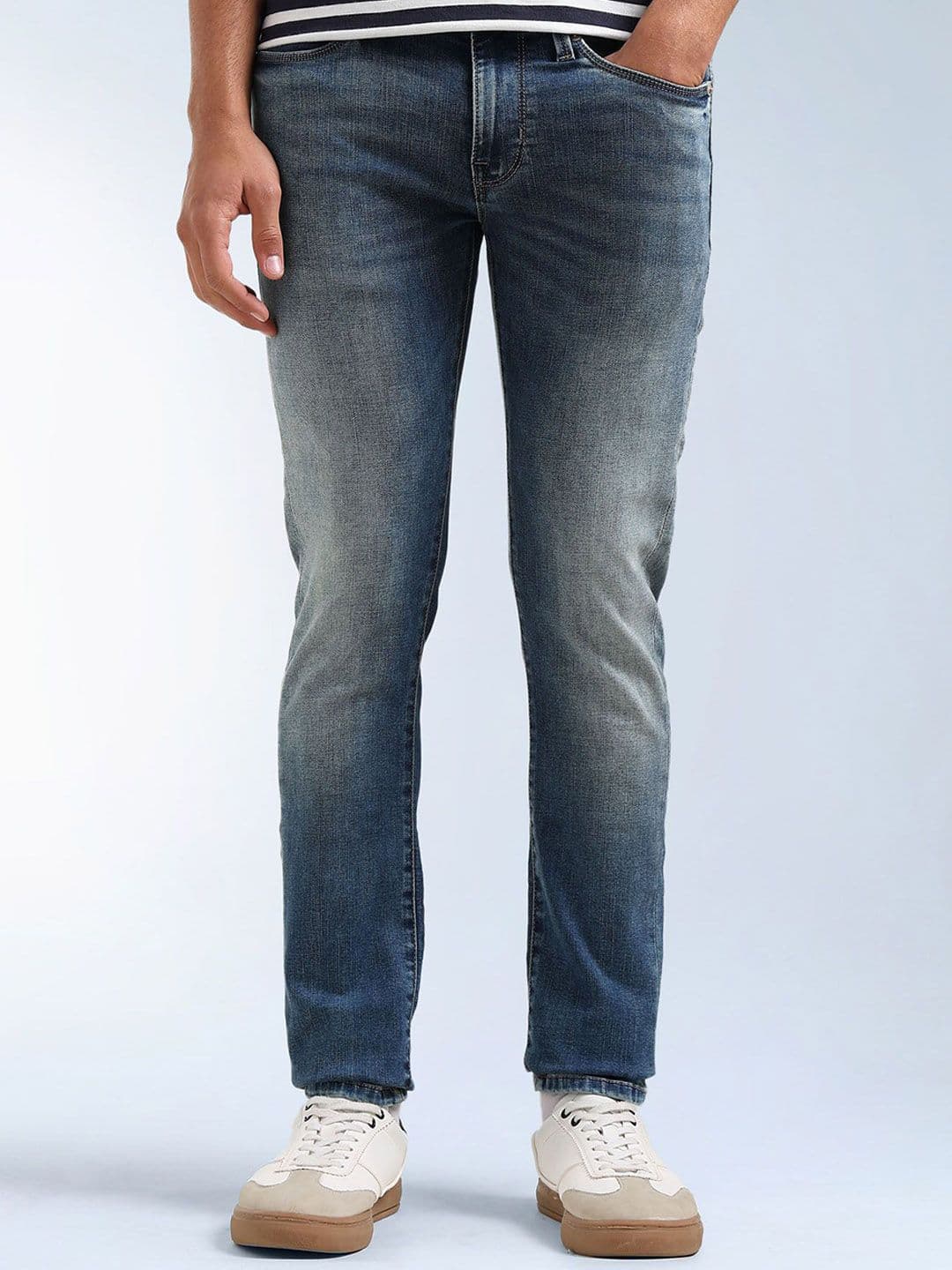Flying Machine Men Skinny Fit Mid-Rise Light Fade Jeans - view 1