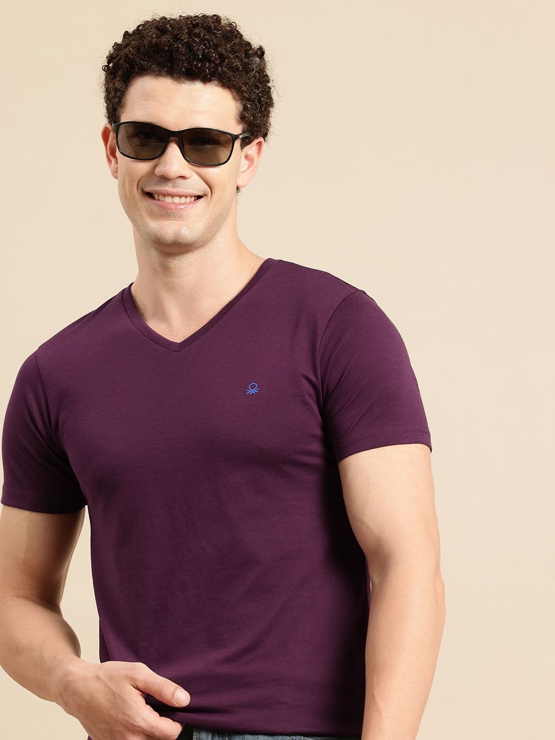 United Colors of Benetton V-Neck Regular Fit T-shirt - view 1