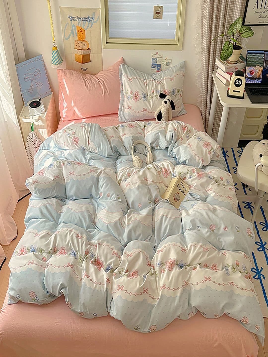 JC HOME Blue & White 4 Pieces Floral Printed Single AC Room Bedding Set With Quilt - view 1