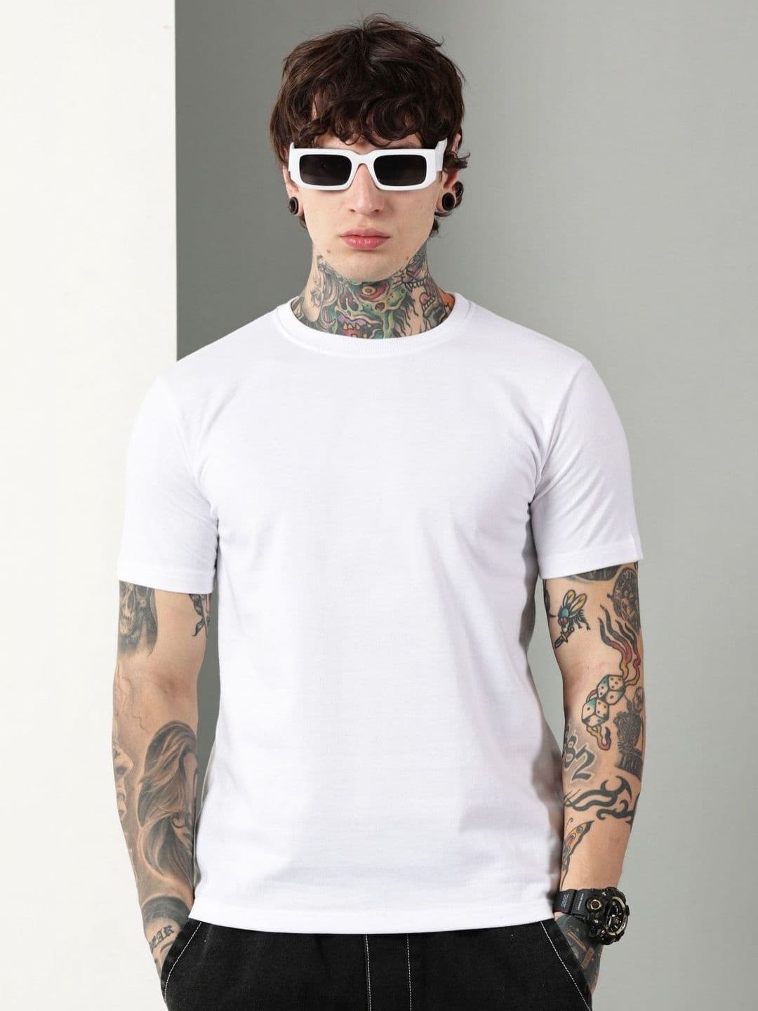 Own The Look Men Solid Round Neck Cotton T-shirt - view 1