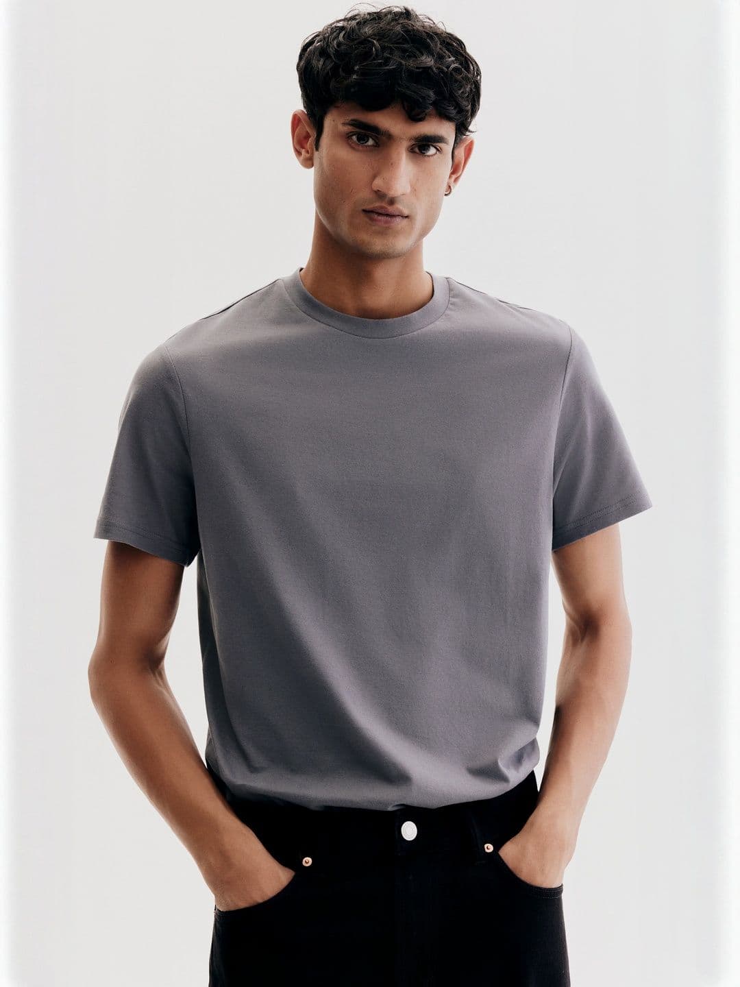 H&M Regular Fit Round-Neck T-Shirt - view 1