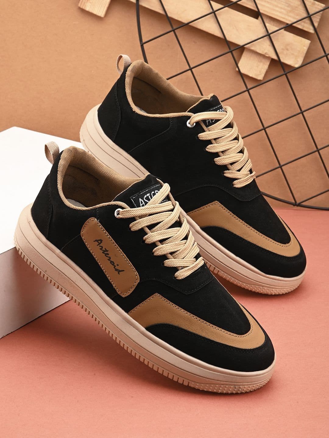 SERSI Men Colourblocked Sneakers - view 1