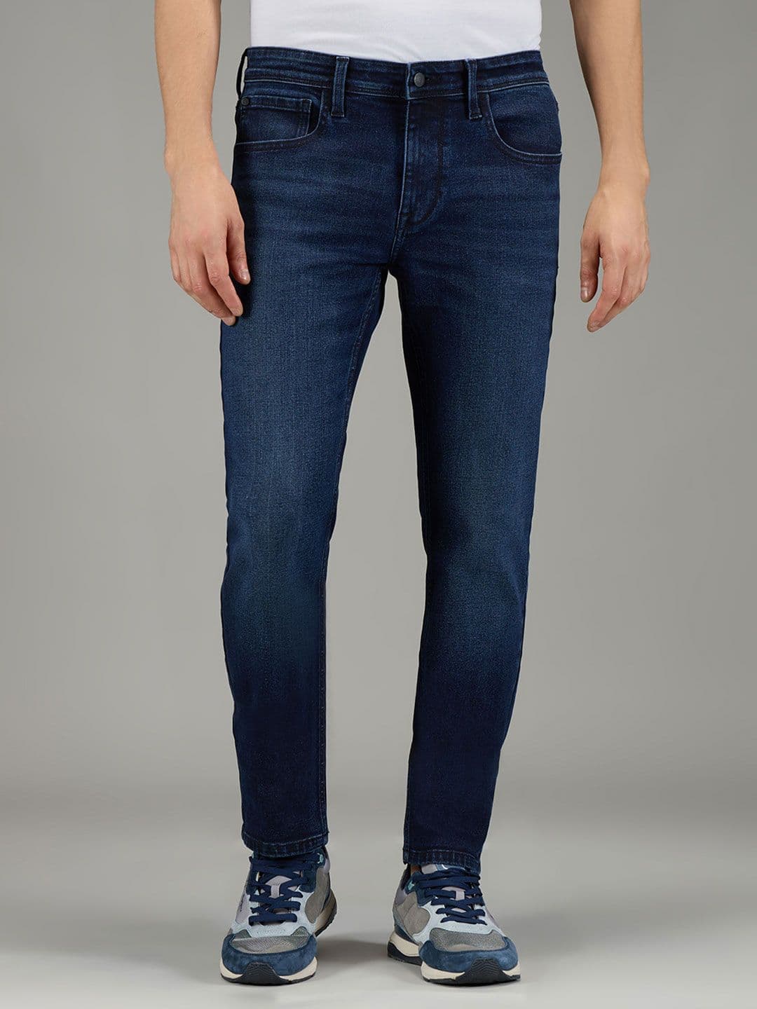 Pepe Jeans Men Vapour Slim Fit Mid-Rise Light Fade Stretchable Jeans - view 1